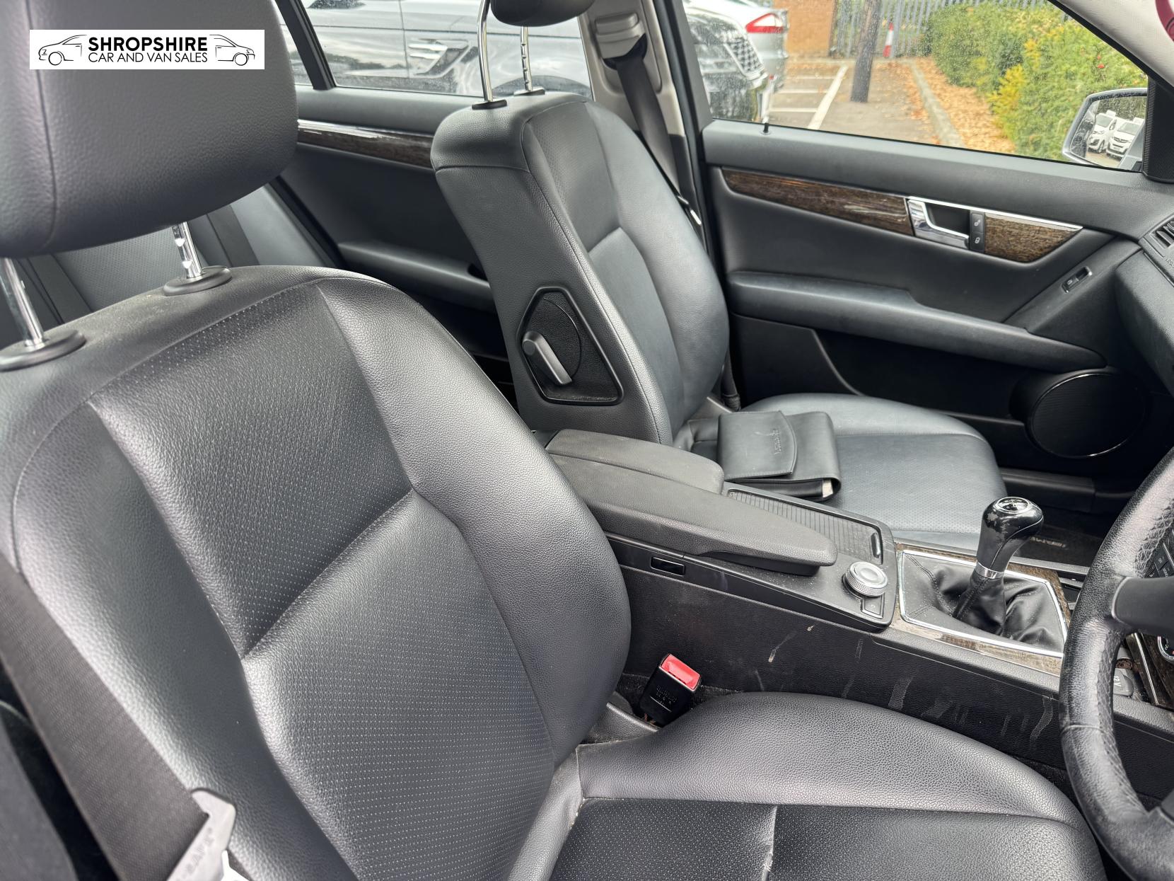 Mercedes-Benz C Class 2.1 C250 CDI BlueEfficiency Elegance Saloon 4dr Diesel Manual Euro 5 (204 ps)