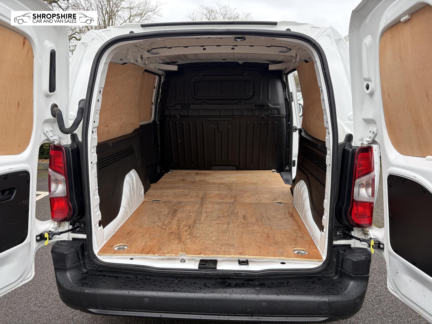 Vauxhall Combo 1.5 Turbo D 2300 Edition Panel Van 4dr Diesel Auto L2 H1 Euro 6 (s/s) (130 ps)