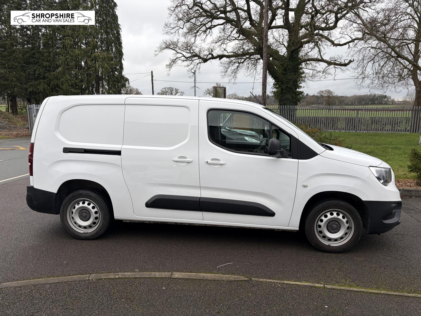 Vauxhall Combo 1.5 Turbo D 2300 Edition Panel Van 4dr Diesel Auto L2 H1 Euro 6 (s/s) (130 ps)