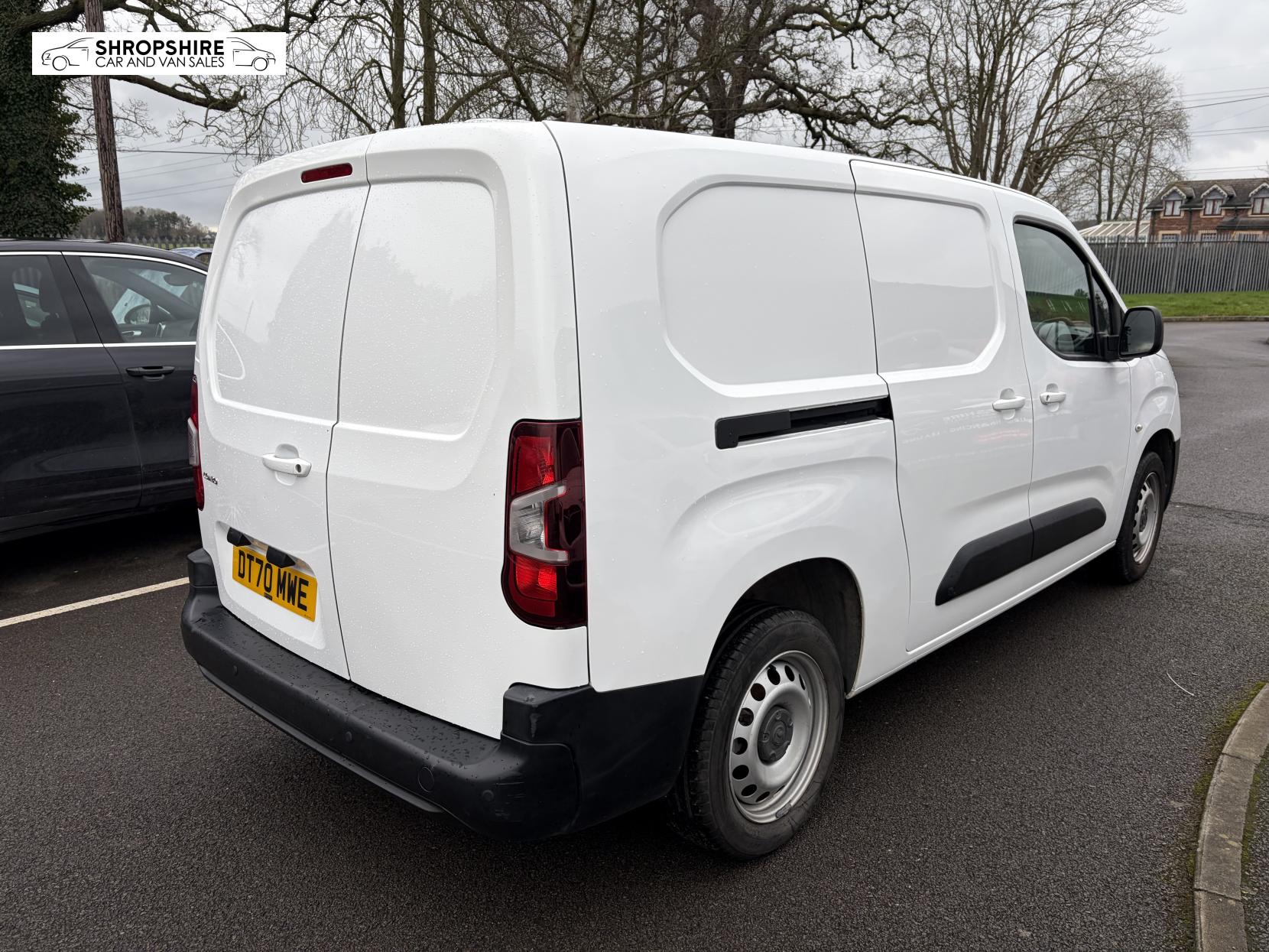 Vauxhall Combo 1.5 Turbo D 2300 Edition Panel Van 4dr Diesel Auto L2 H1 Euro 6 (s/s) (130 ps)