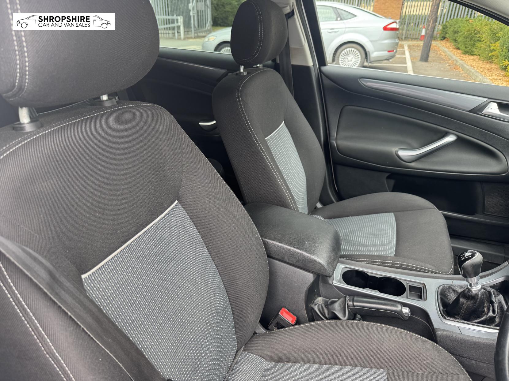 Ford Mondeo 1.6 TDCi ECOnetic Zetec Business Edition Estate 5dr Diesel Manual Euro 5 (s/s) (115 ps)