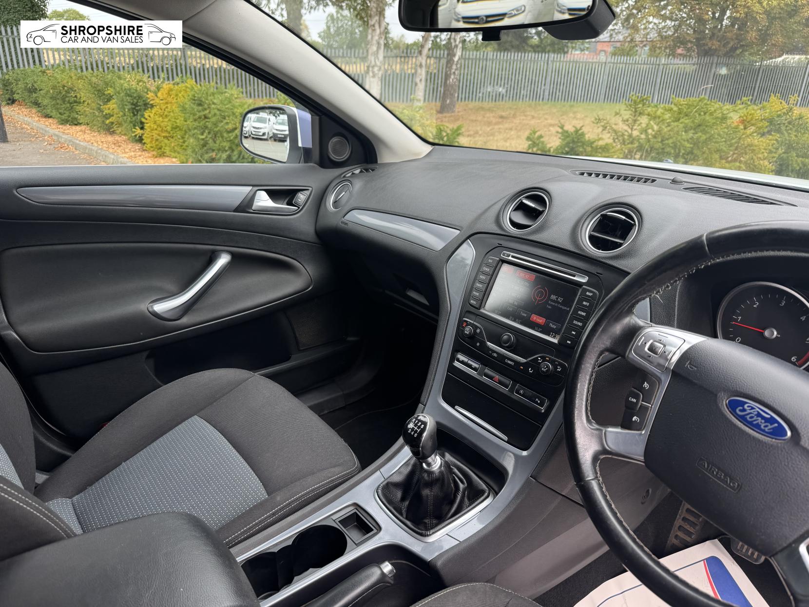 Ford Mondeo 1.6 TDCi ECOnetic Zetec Business Edition Estate 5dr Diesel Manual Euro 5 (s/s) (115 ps)