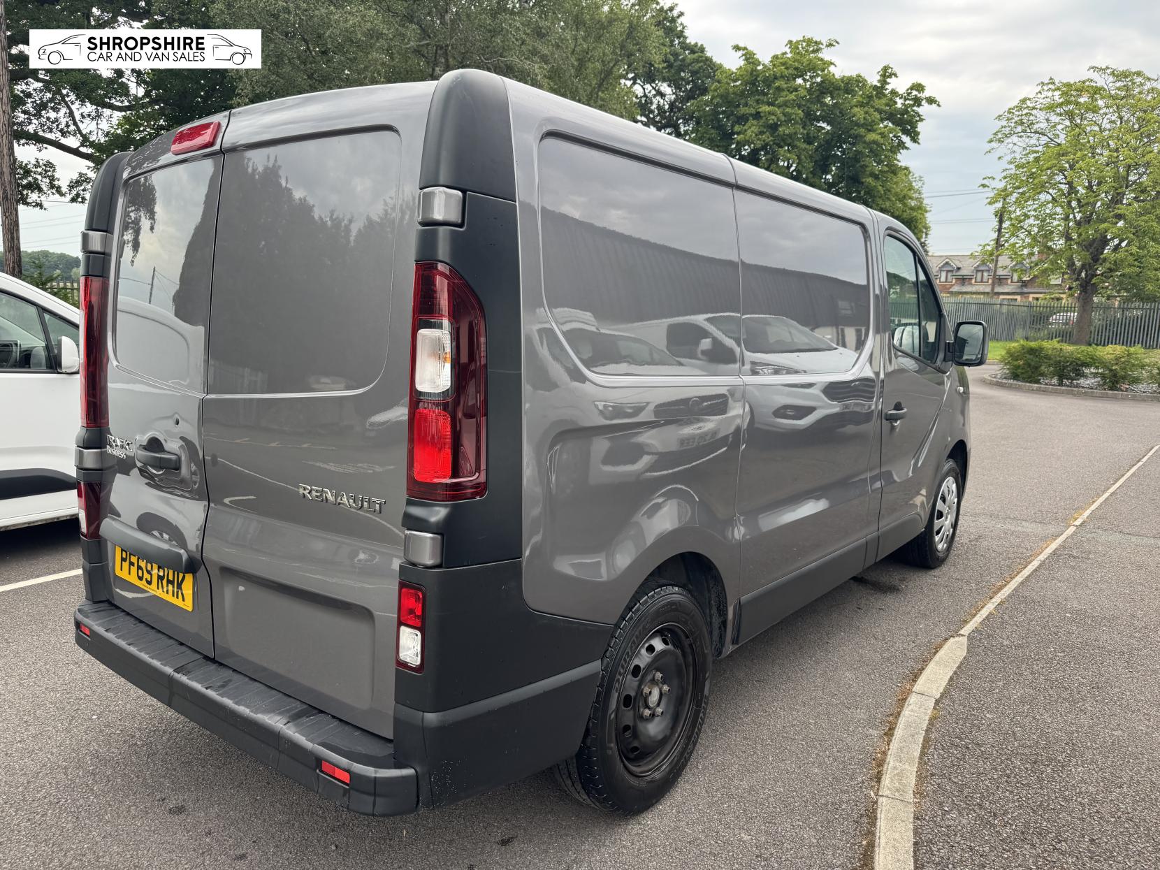 Renault Trafic 2.0 dCi ENERGY 28 Business Panel Van 5dr Diesel Manual SWB Standard Roof Euro 6 (s/s) (120 ps)
