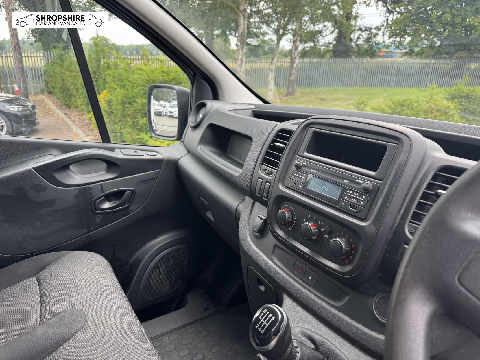 Renault Trafic 2.0 dCi ENERGY 28 Business Panel Van 5dr Diesel Manual SWB Standard Roof Euro 6 (s/s) (120 ps)