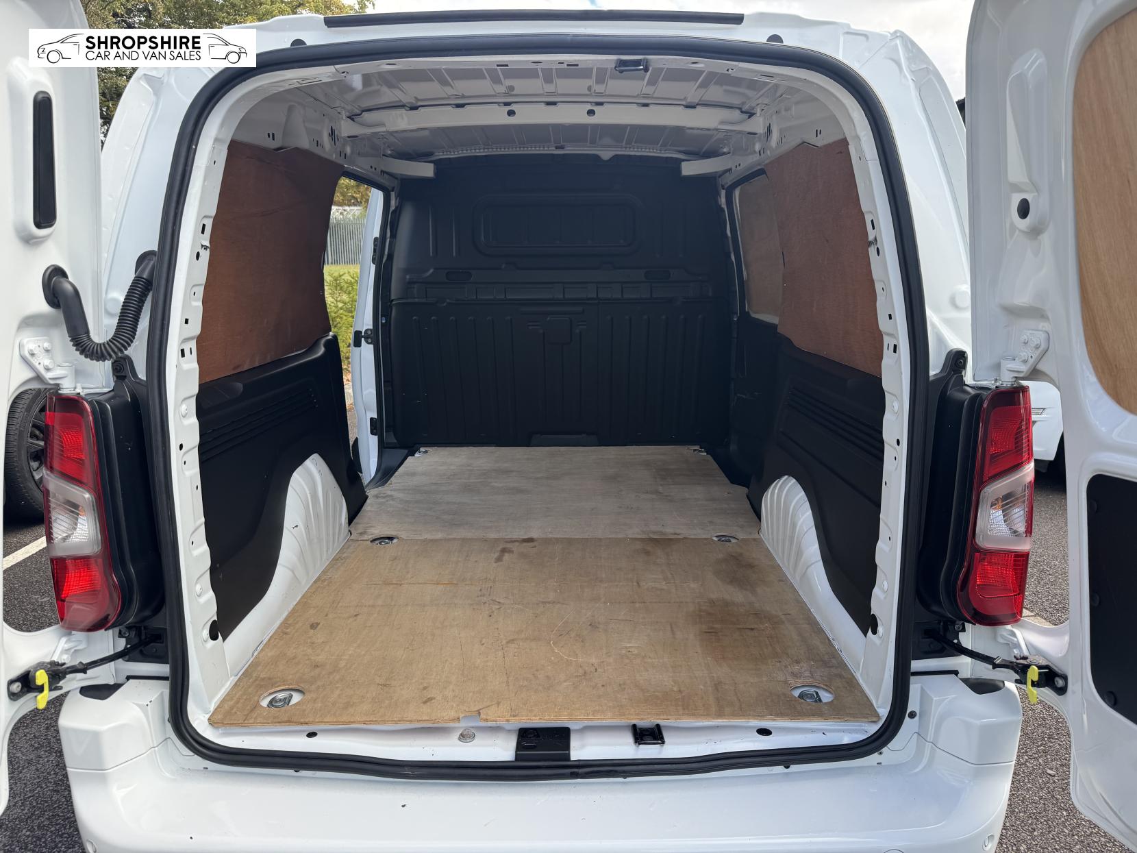 Vauxhall Combo 1.5 Turbo D 2300 Sportive Panel Van 4dr Diesel Manual L2 H1 Euro 6 (s/s) (100 ps)