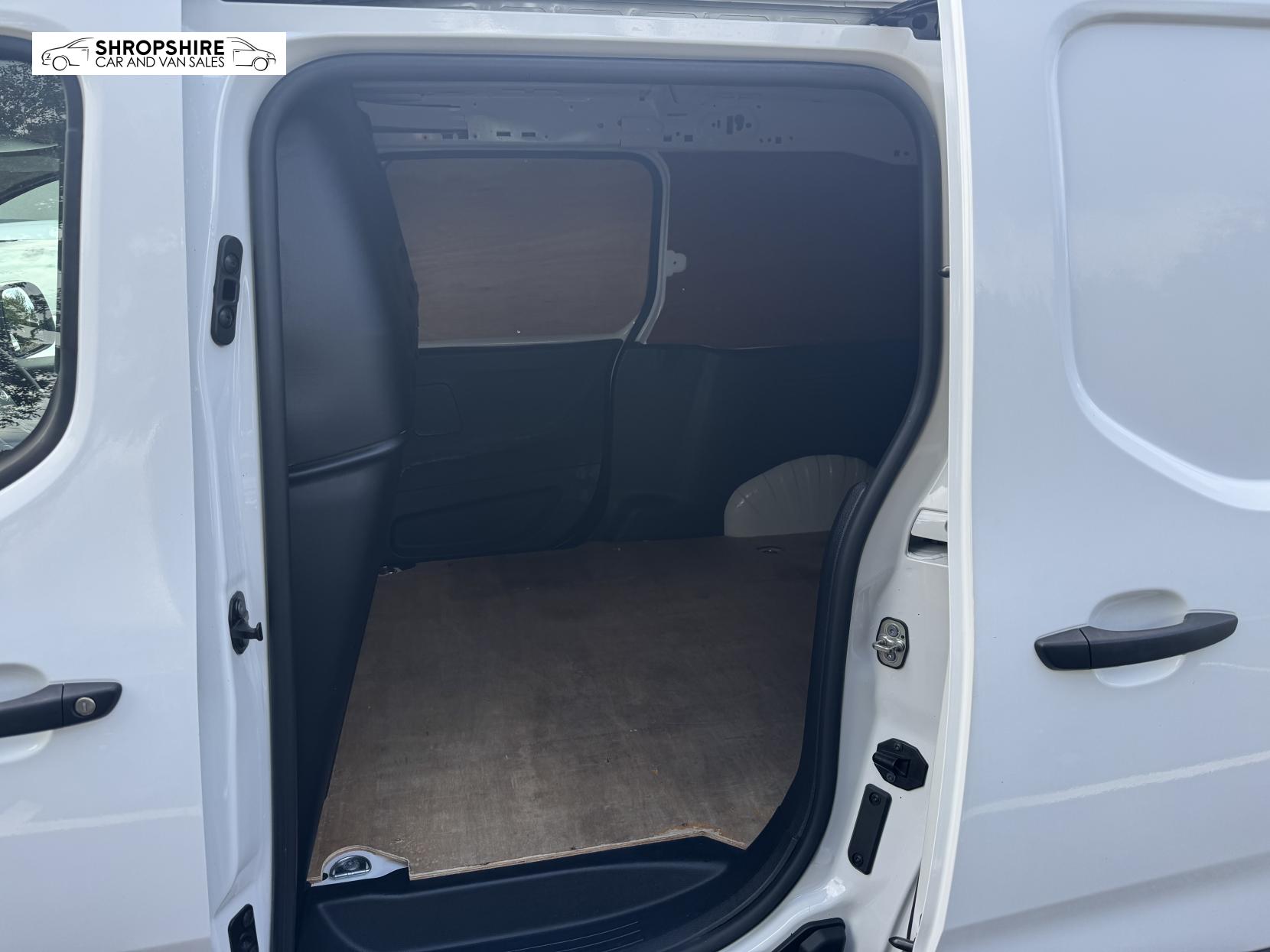 Vauxhall Combo 1.5 Turbo D 2300 Sportive Panel Van 4dr Diesel Manual L2 H1 Euro 6 (s/s) (100 ps)