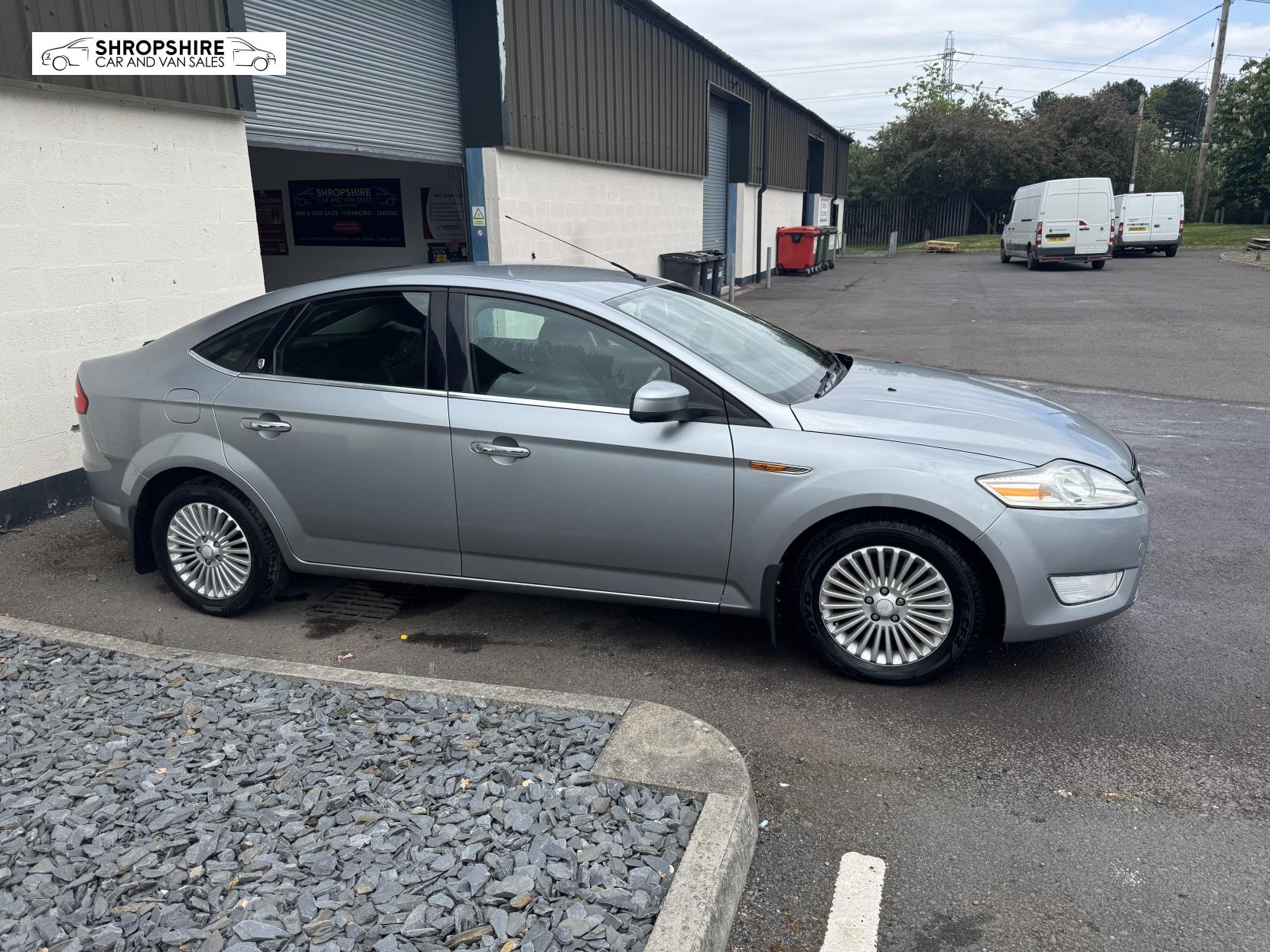 Ford Mondeo 1.8 TDCi Ghia Hatchback 5dr Diesel Manual (154 g/km, 123 bhp)