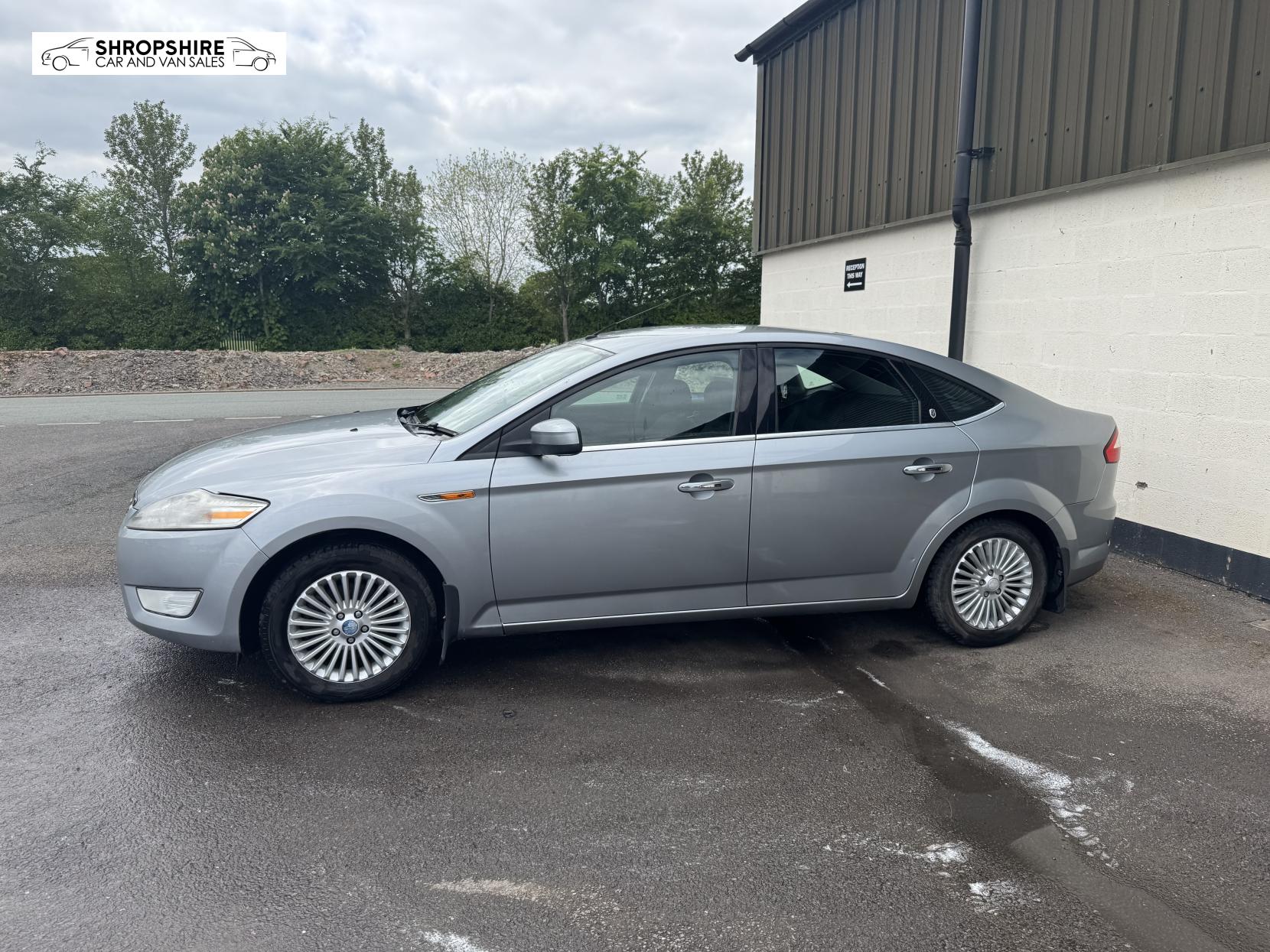 Ford Mondeo 1.8 TDCi Ghia Hatchback 5dr Diesel Manual (154 g/km, 123 bhp)