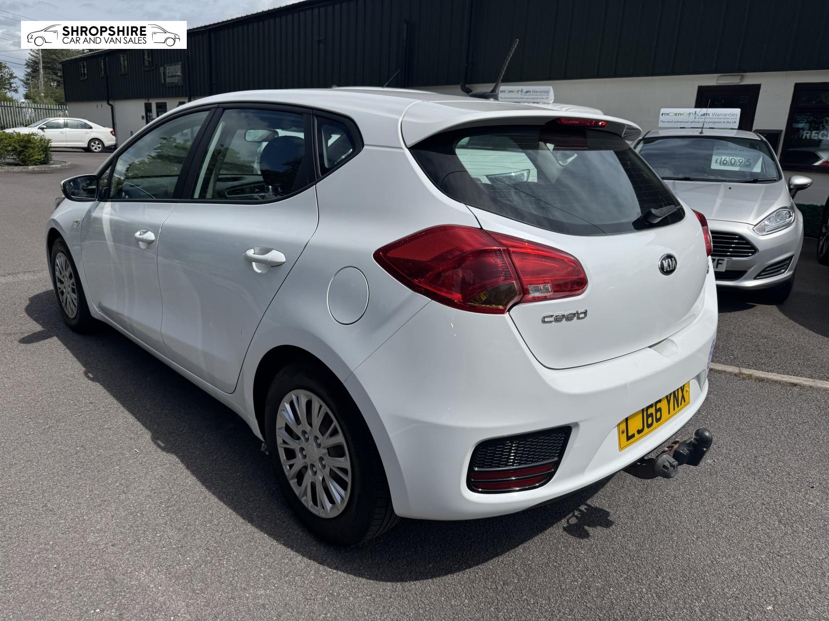 Kia Ceed 1.6 CRDi 1 Hatchback 5dr Diesel Manual Euro 6 (s/s) (134 bhp)