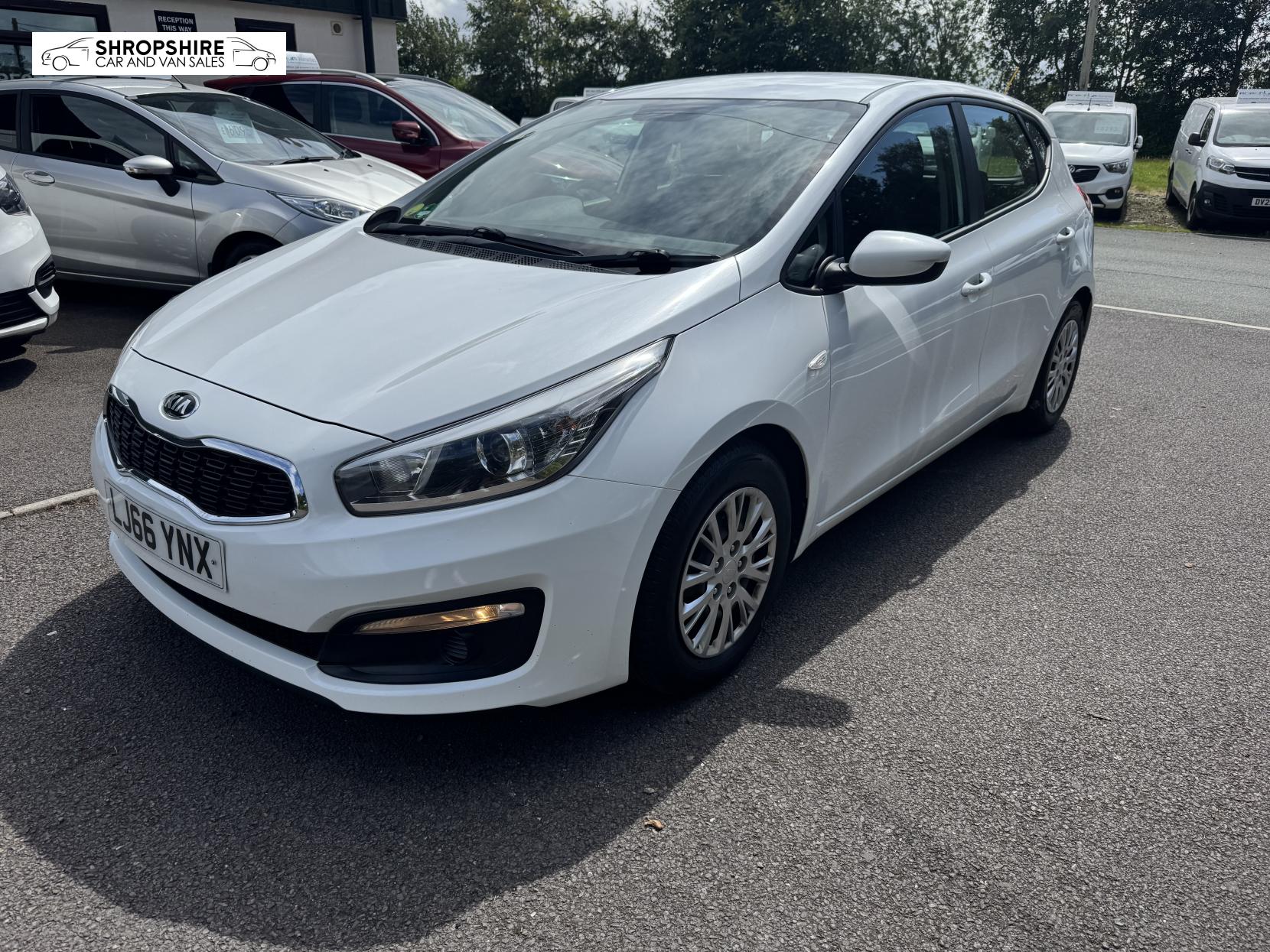 Kia Ceed 1.6 CRDi 1 Hatchback 5dr Diesel Manual Euro 6 (s/s) (134 bhp)