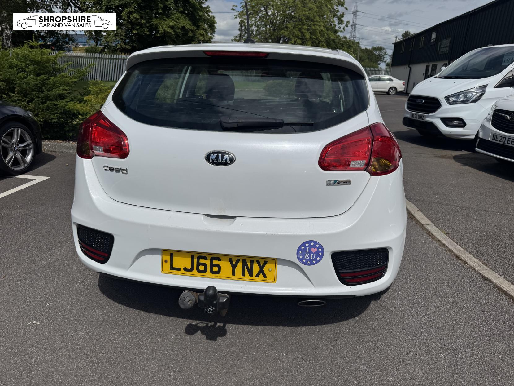 Kia Ceed 1.6 CRDi 1 Hatchback 5dr Diesel Manual Euro 6 (s/s) (134 bhp)