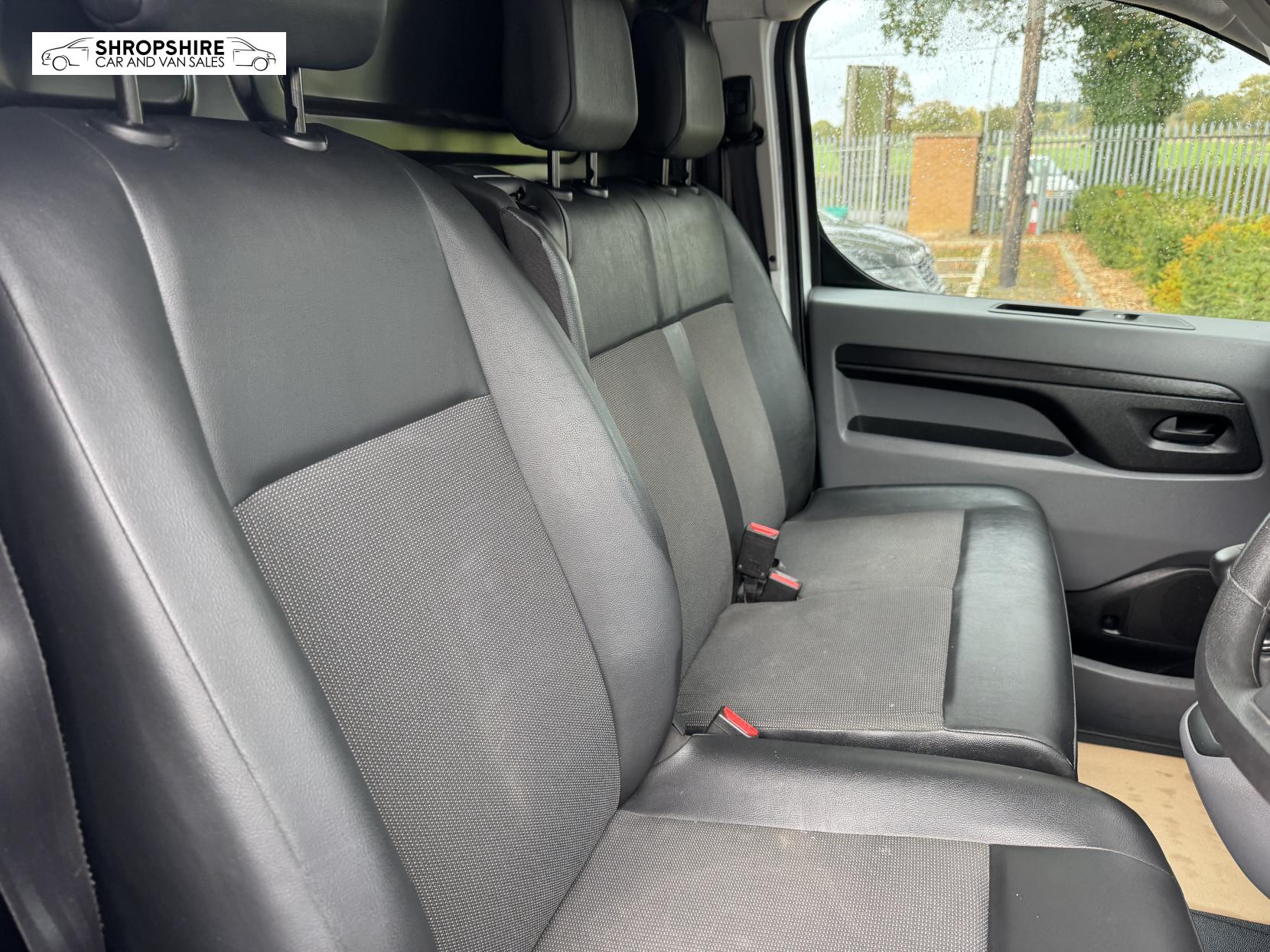 Vauxhall Vivaro 1.5 Turbo D 2900 Dynamic Panel Van 6dr Diesel Manual L2 H1 Euro 6 (s/s) (100 ps)