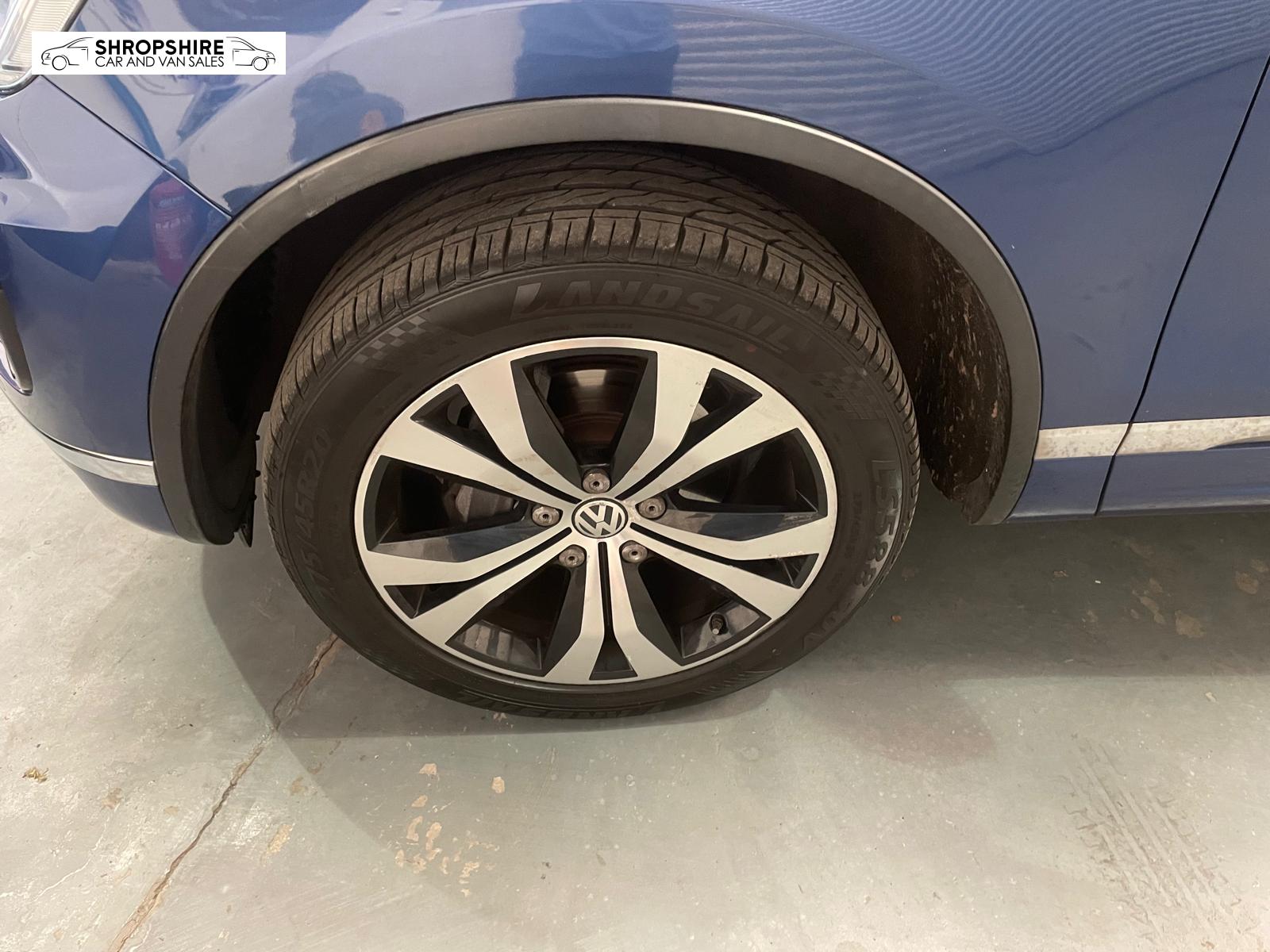 Volkswagen Touareg 3.0 TDI V6 BlueMotion Tech R-Line SUV 5dr Diesel Tiptronic 4WD Euro 6 (s/s) (262 ps)