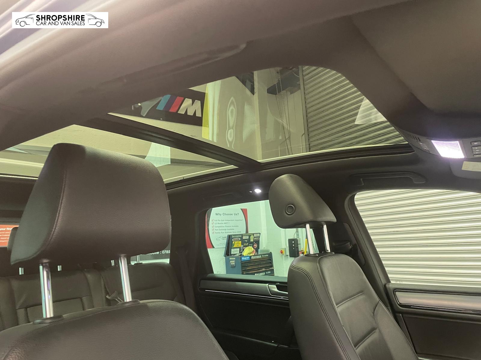 Volkswagen Touareg 3.0 TDI V6 BlueMotion Tech R-Line SUV 5dr Diesel Tiptronic 4WD Euro 6 (s/s) (262 ps)