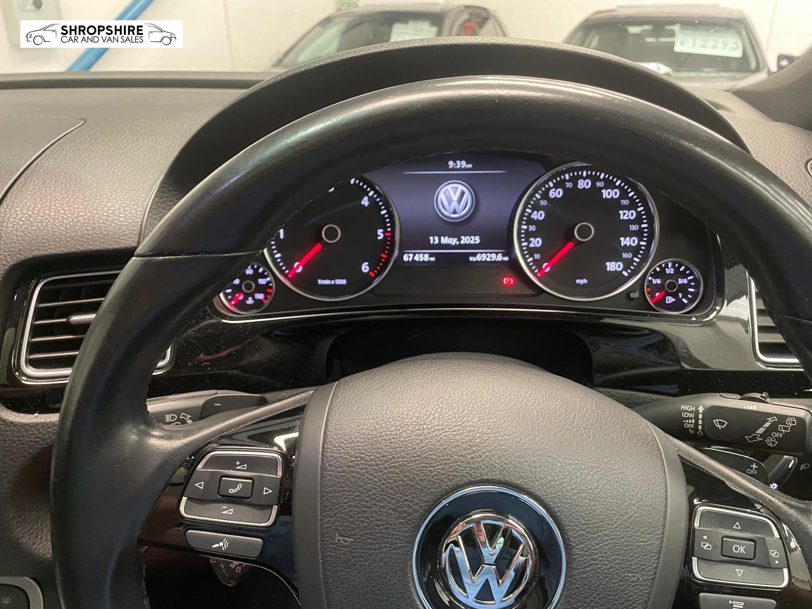 Volkswagen Touareg 3.0 TDI V6 BlueMotion Tech R-Line SUV 5dr Diesel Tiptronic 4WD Euro 6 (s/s) (262 ps)