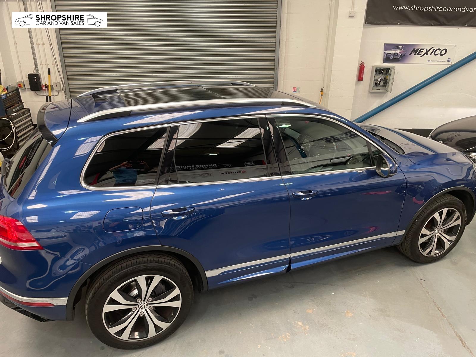 Volkswagen Touareg 3.0 TDI V6 BlueMotion Tech R-Line SUV 5dr Diesel Tiptronic 4WD Euro 6 (s/s) (262 ps)