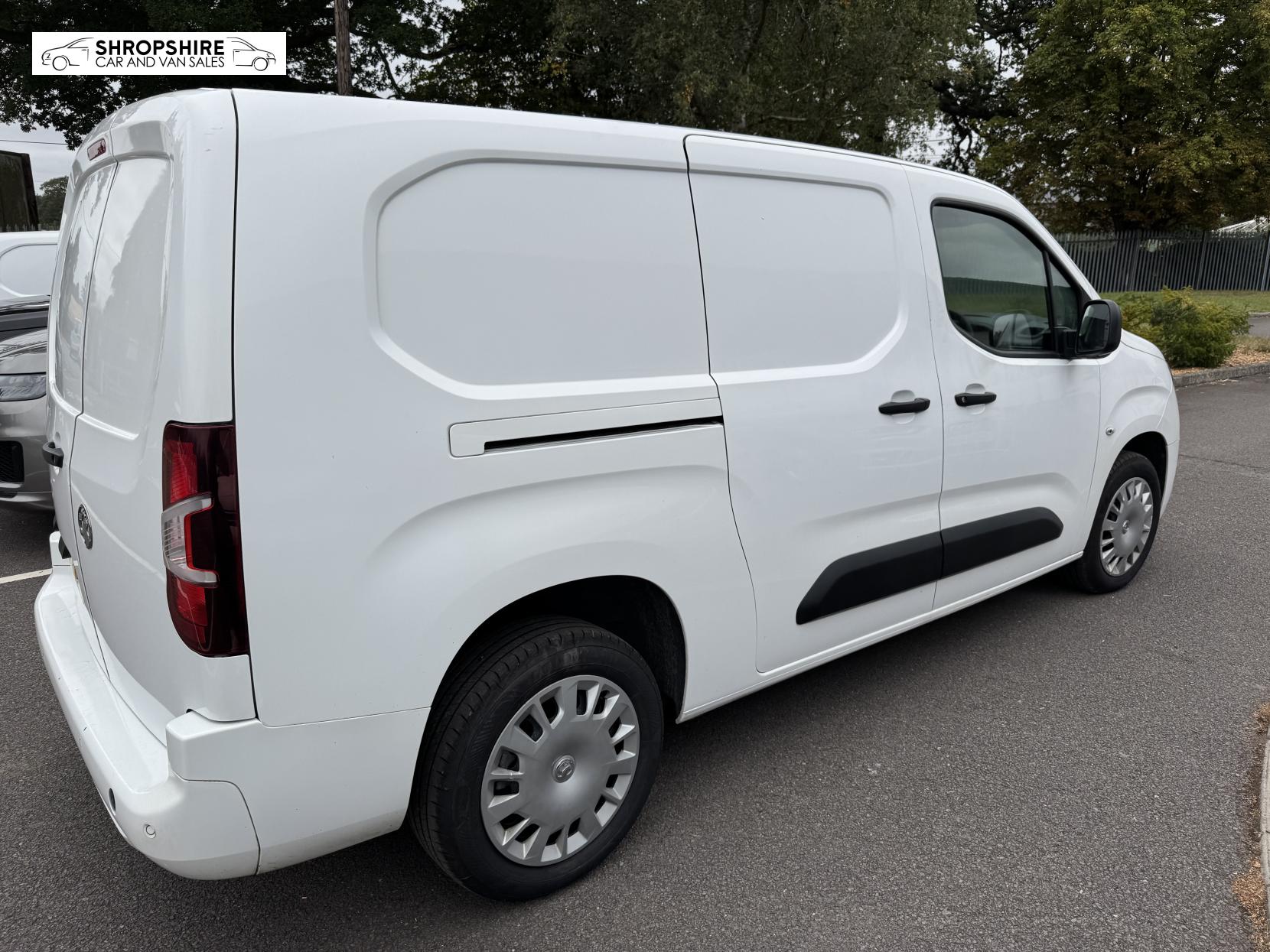 Vauxhall Combo 1.5 Turbo D 2300 Sportive Panel Van 4dr Diesel Manual L2 H1 Euro 6 (s/s) (100 ps)