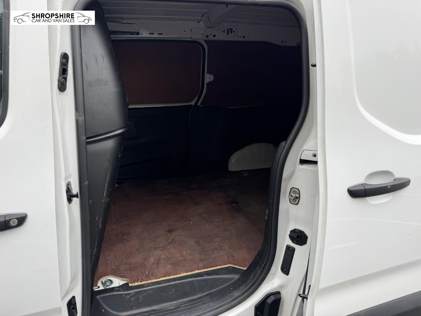 Vauxhall Combo 1.5 Turbo D 2300 Sportive Panel Van 4dr Diesel Manual L2 H1 Euro 6 (s/s) (100 ps)