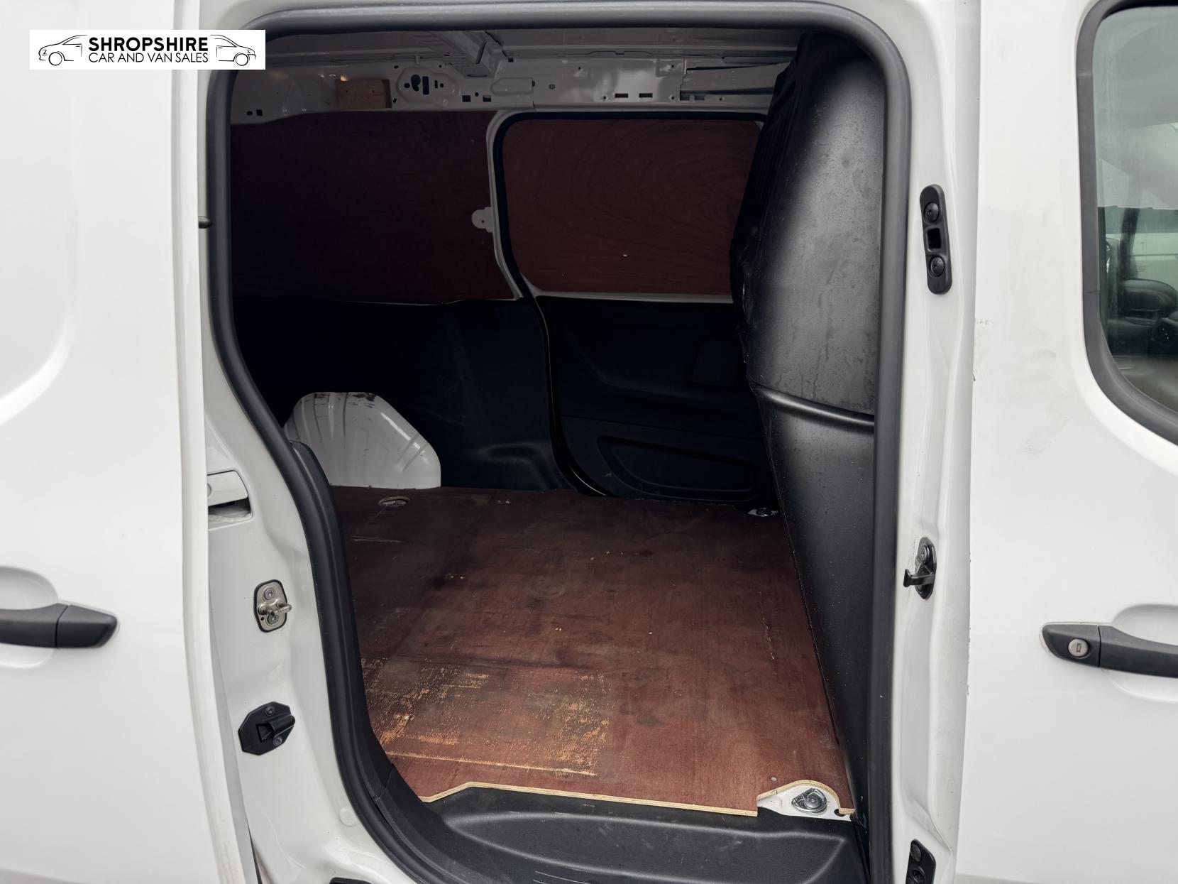 Vauxhall Combo 1.5 Turbo D 2300 Sportive Panel Van 4dr Diesel Manual L2 H1 Euro 6 (s/s) (100 ps)