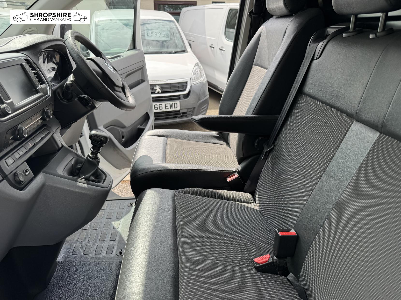 Vauxhall Vivaro 1.5 Turbo D 2900 Dynamic Panel Van 6dr Diesel Manual L2 H1 Euro 6 (s/s) (100 ps)