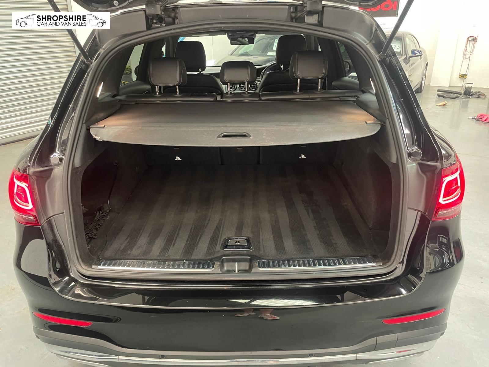 Mercedes-Benz GLC 2.0 GLC300d AMG Line (Premium) SUV 5dr Diesel G-Tronic+ 4MATIC Euro 6 (s/s) (245 ps)
