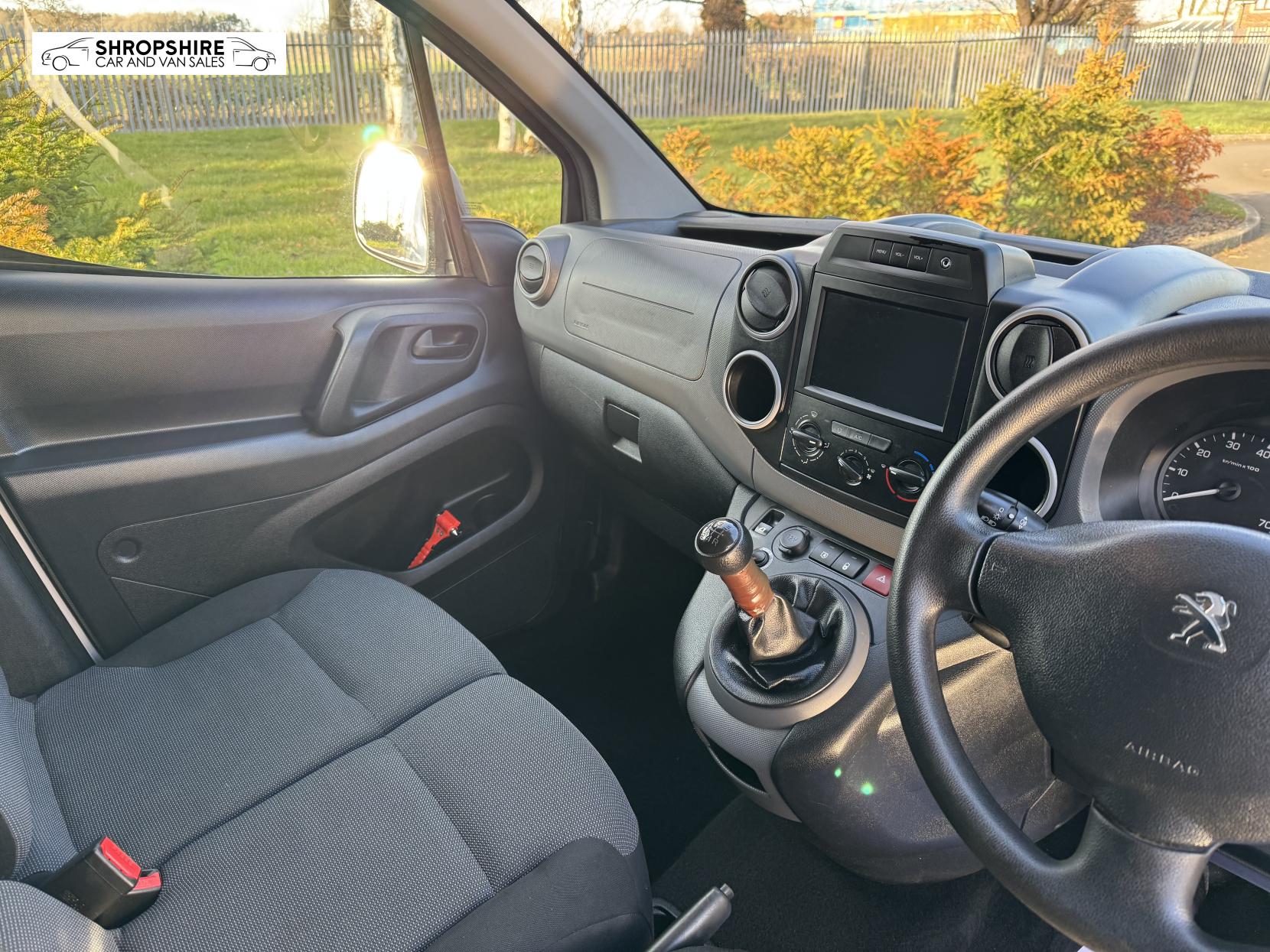 Peugeot Partner 1.6 BlueHDi 854 Professional Panel Van 5dr Diesel Manual L1 (112 g/km, 100 bhp)