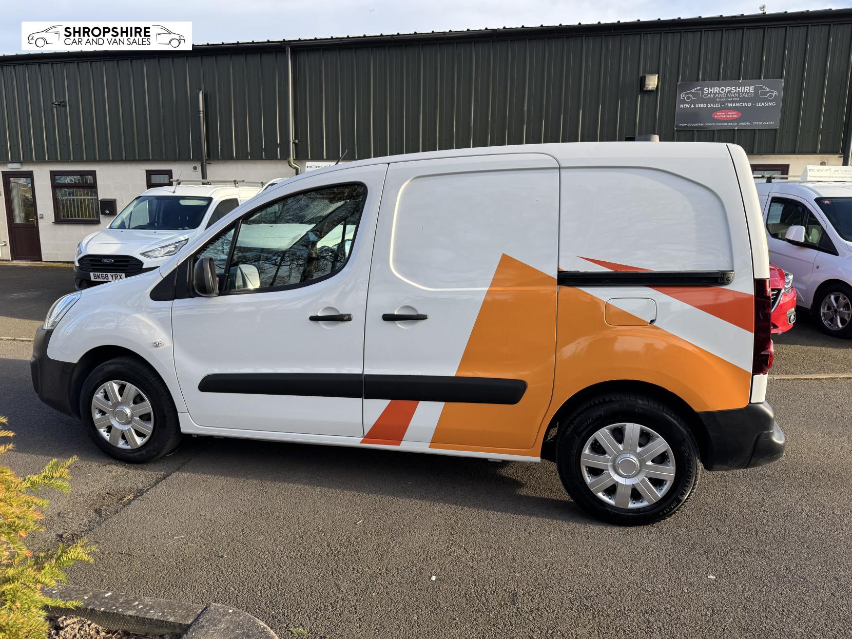 Peugeot Partner 1.6 BlueHDi 854 Professional Panel Van 5dr Diesel Manual L1 (112 g/km, 100 bhp)
