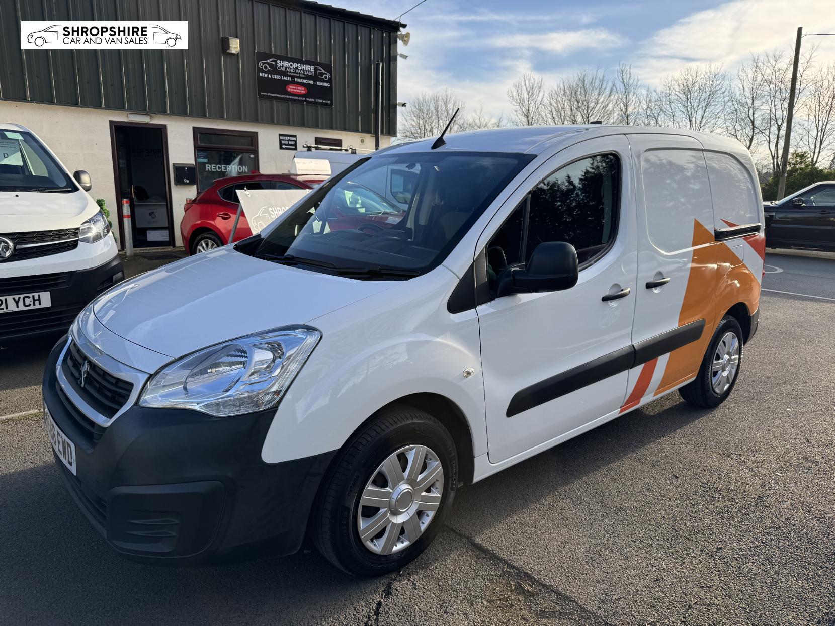 Peugeot Partner 1.6 BlueHDi 854 Professional Panel Van 5dr Diesel Manual L1 (112 g/km, 100 bhp)