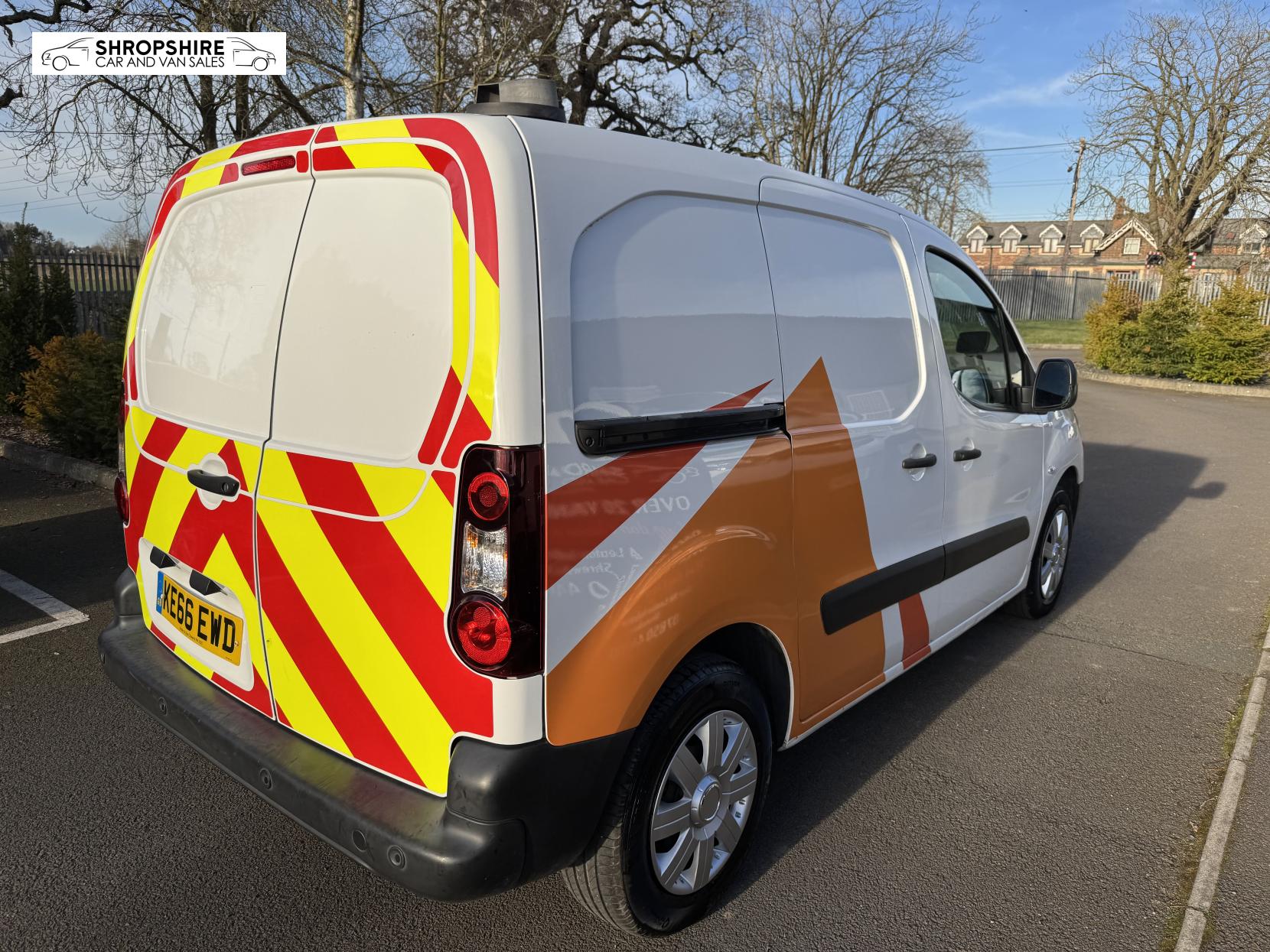 Peugeot Partner 1.6 BlueHDi 854 Professional Panel Van 5dr Diesel Manual L1 (112 g/km, 100 bhp)