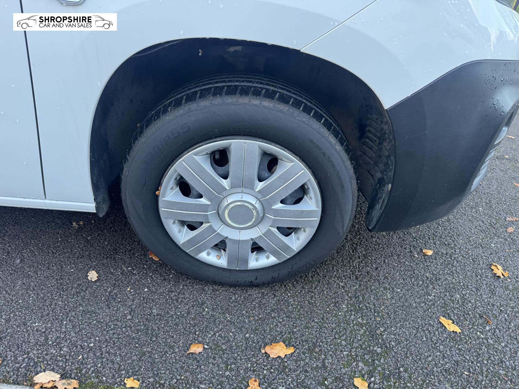 Peugeot Partner 1.5 BlueHDi 1000 Professional Premium Standard Panel Van 5dr Diesel Manual SWB Euro 6 (100 bhp)