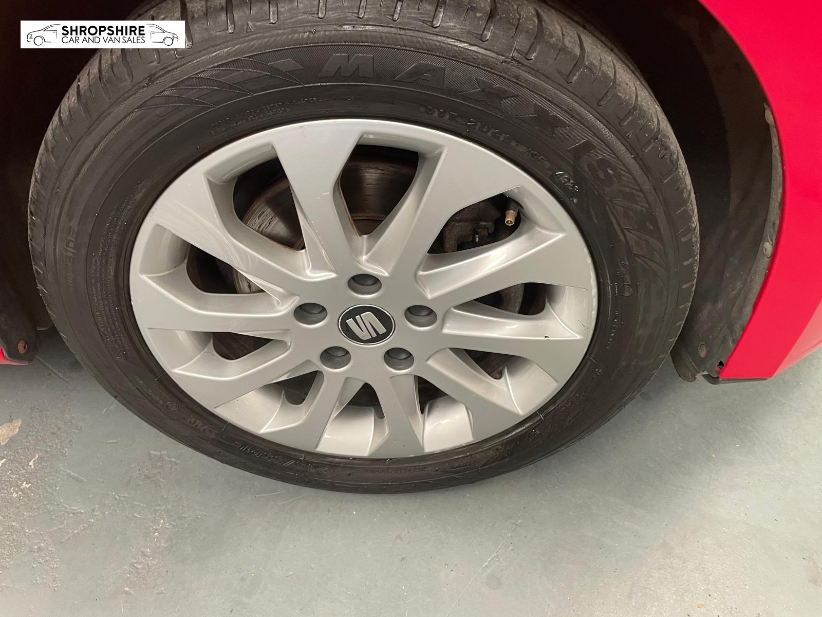 SEAT Leon 2.0 TDI CR SE Sport Tourer 5dr Diesel DSG Euro 5 (s/s) (150 ps)