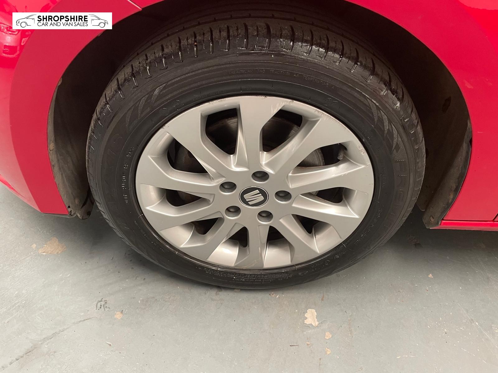 SEAT Leon 2.0 TDI CR SE Sport Tourer 5dr Diesel DSG Euro 5 (s/s) (150 ps)