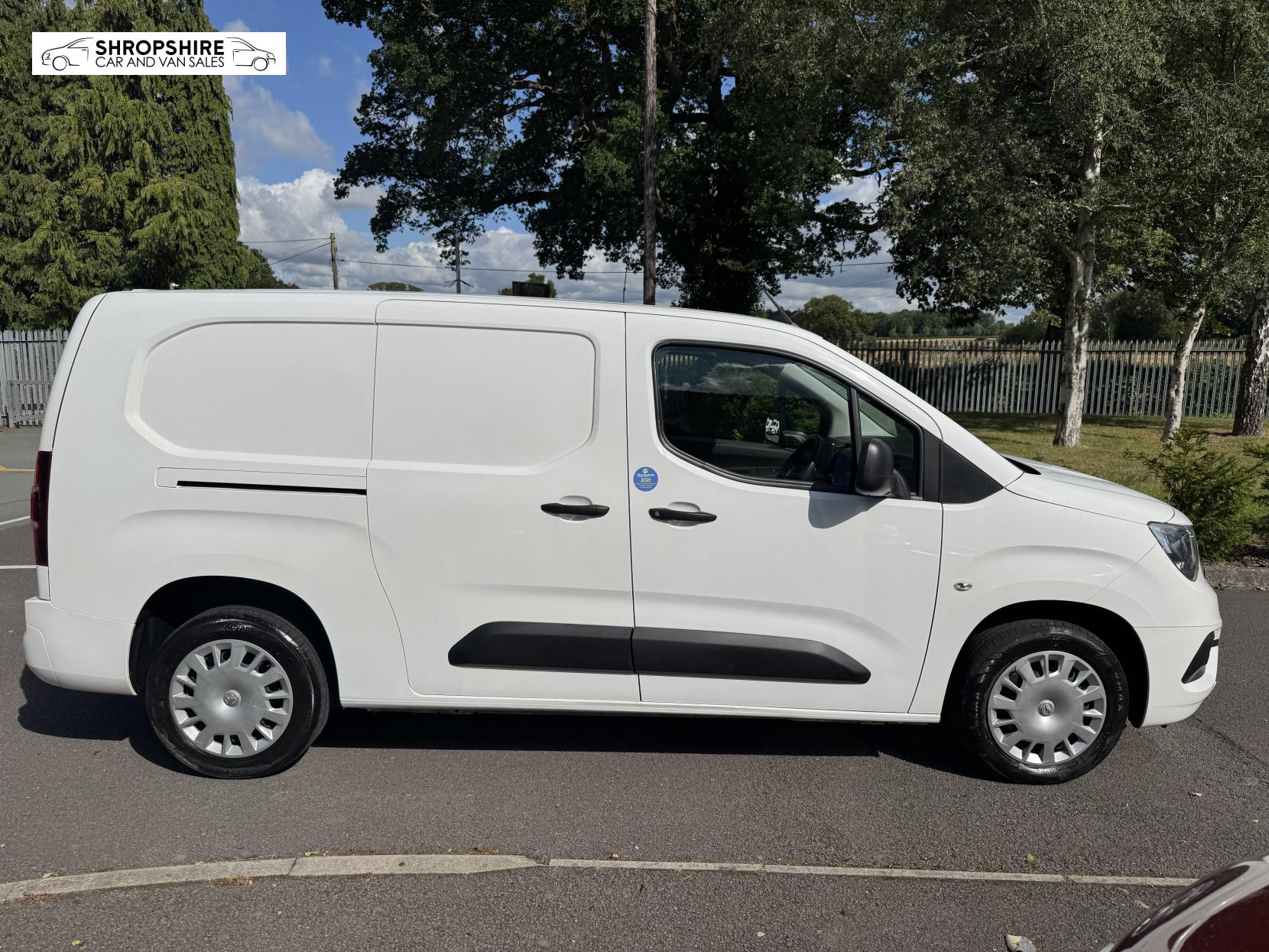 Vauxhall Combo 1.5 Turbo D 2300 Sportive Panel Van 4dr Diesel Manual L2 H1 Euro 6 (s/s) (100 ps)