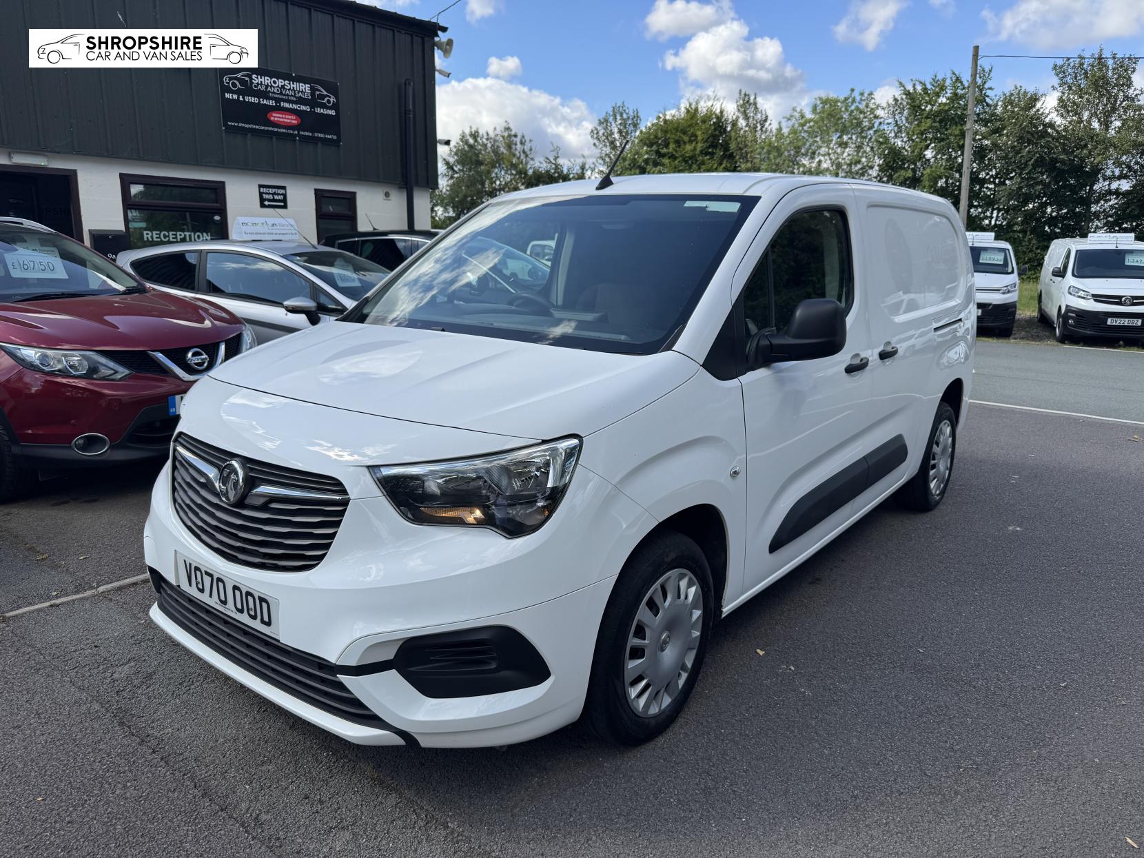 Vauxhall Combo 1.5 Turbo D 2300 Sportive Panel Van 4dr Diesel Manual L2 H1 Euro 6 (s/s) (100 ps)