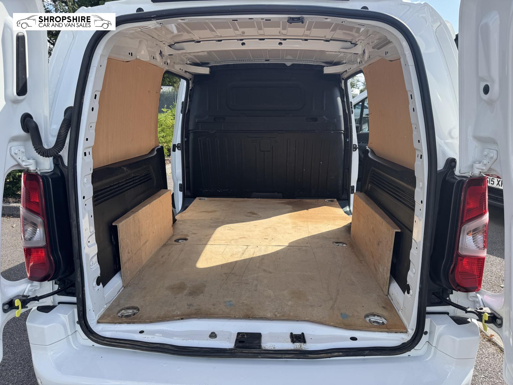 Vauxhall Combo 1.5 Turbo D 2300 Sportive Panel Van 4dr Diesel Manual L2 H1 Euro 6 (s/s) (100 ps)
