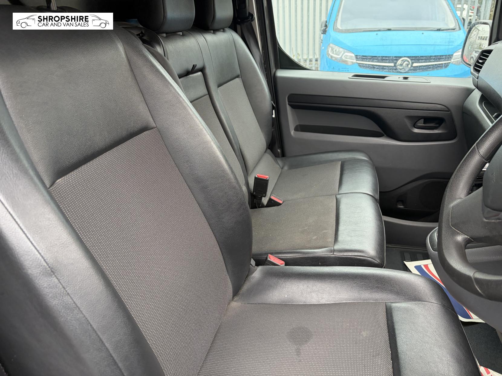 Vauxhall Vivaro 2.0 Turbo D 3100 Elite Panel Van 5dr Diesel Manual L2 H1 Euro 6 (s/s) (120 ps)