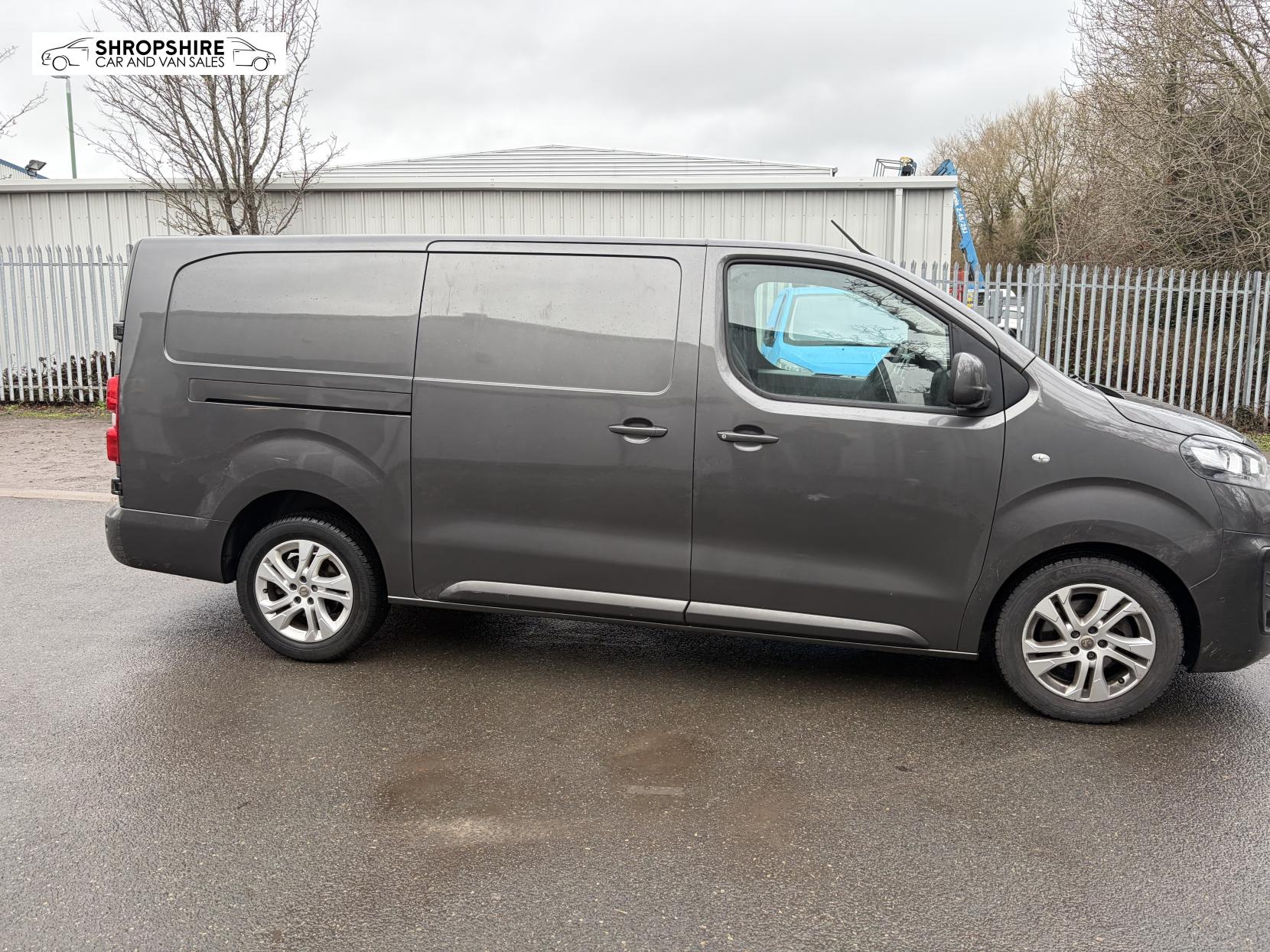Vauxhall Vivaro 2.0 Turbo D 3100 Elite Panel Van 5dr Diesel Manual L2 H1 Euro 6 (s/s) (120 ps)