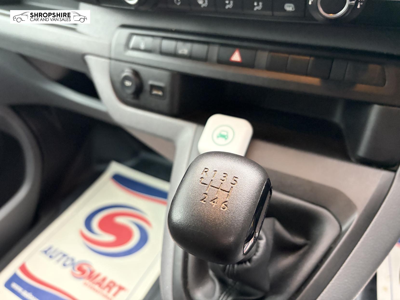 Vauxhall Vivaro 2.0 Turbo D 3100 Elite Panel Van 5dr Diesel Manual L2 H1 Euro 6 (s/s) (120 ps)