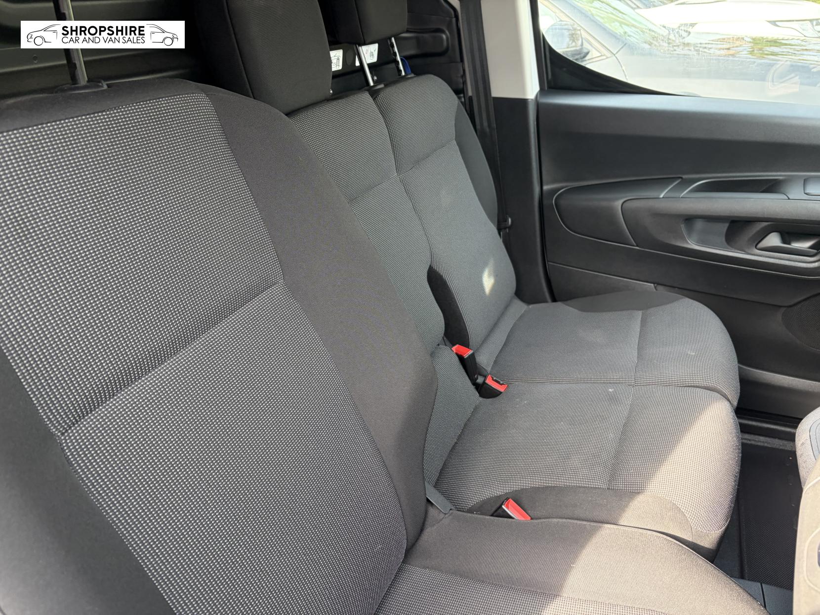 Vauxhall Combo 1.5 Turbo D 2300 Pro Panel Van 6dr Diesel Manual L2 H1 Euro 6 (s/s) (100 ps)