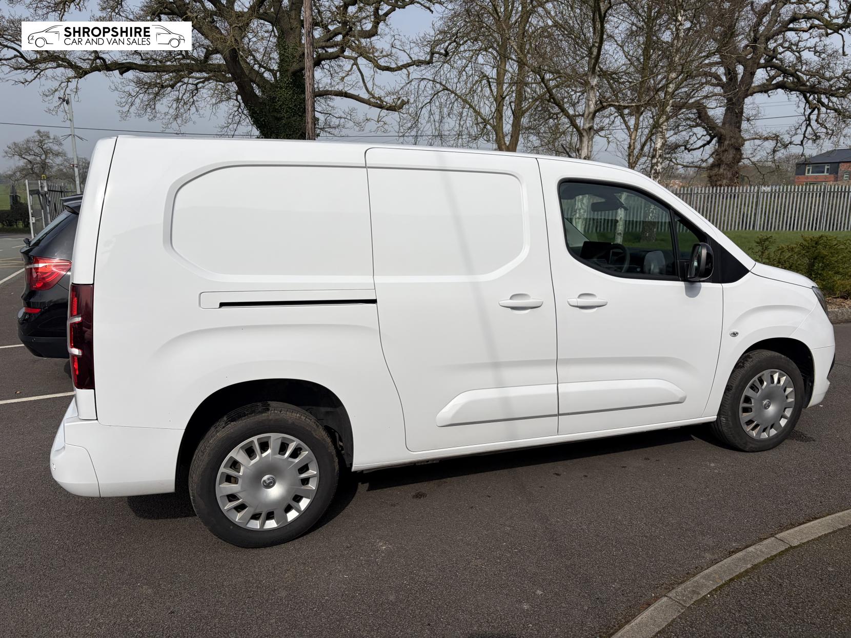 Vauxhall Combo 1.5 Turbo D 2300 Pro Panel Van 6dr Diesel Manual L2 H1 Euro 6 (s/s) (100 ps)