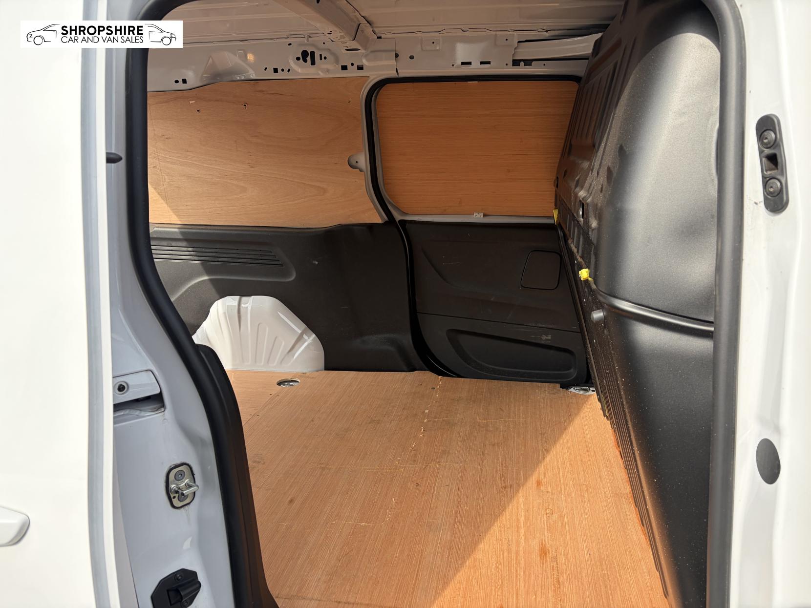 Vauxhall Combo 1.5 Turbo D 2300 Pro Panel Van 6dr Diesel Manual L2 H1 Euro 6 (s/s) (100 ps)