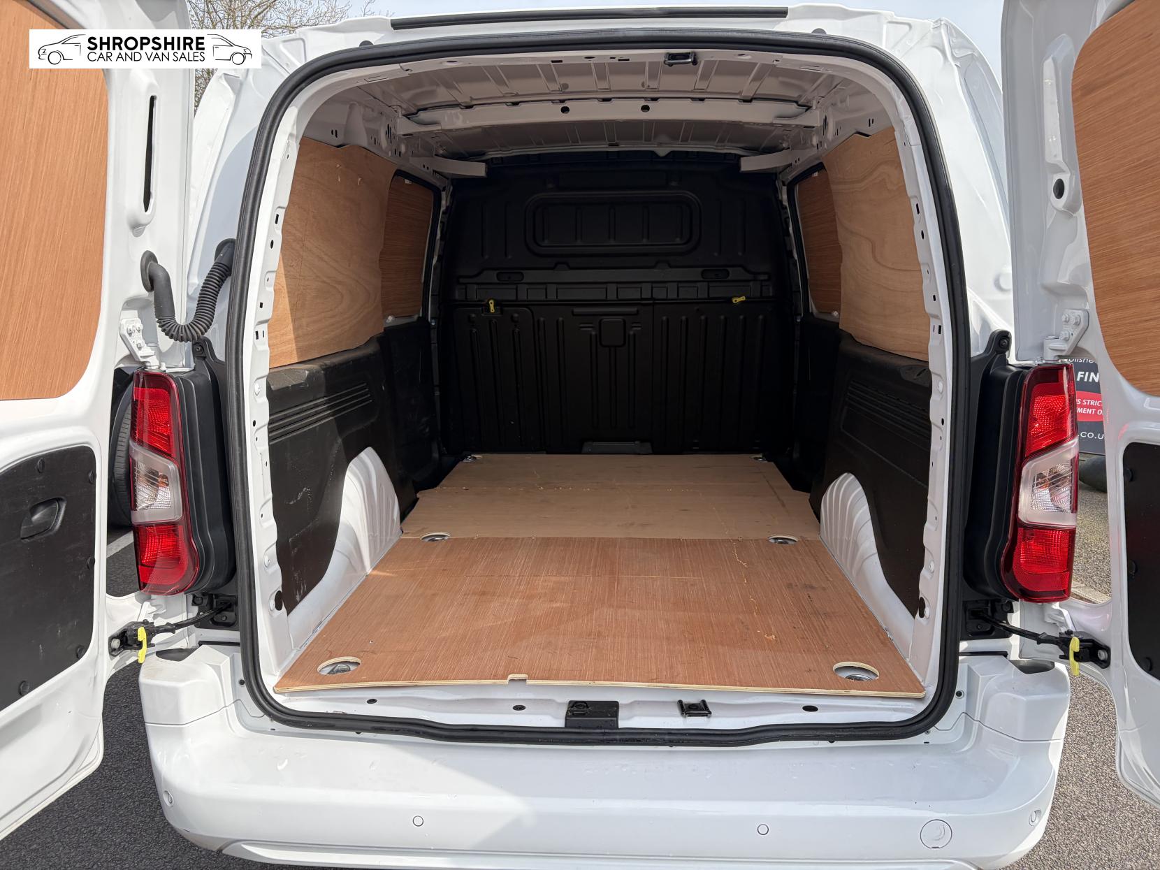 Vauxhall Combo 1.5 Turbo D 2300 Pro Panel Van 6dr Diesel Manual L2 H1 Euro 6 (s/s) (100 ps)