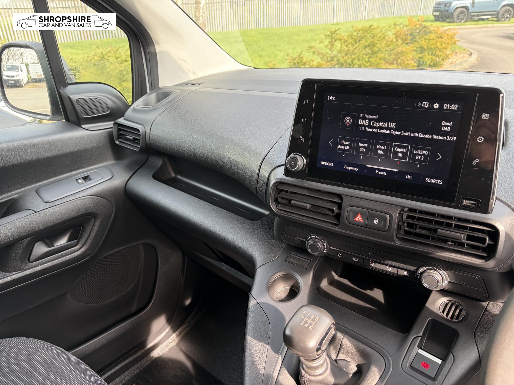 Vauxhall Combo 1.5 Turbo D 2300 Pro Panel Van 6dr Diesel Manual L2 H1 Euro 6 (s/s) (100 ps)