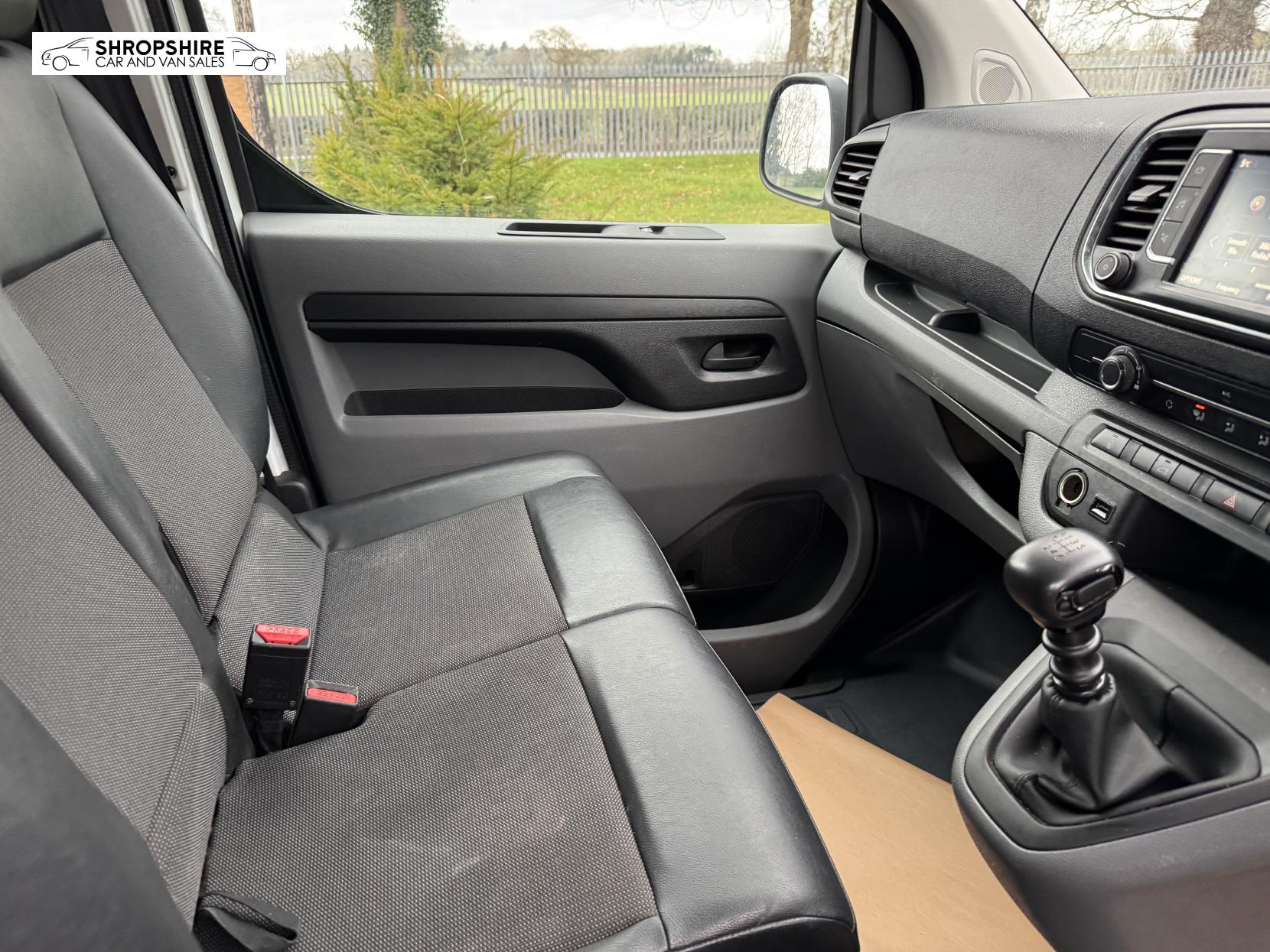 Vauxhall Vivaro 1.5 Turbo D 2900 Sportive Panel Van 5dr Diesel Manual L2 H1 Euro 6 (s/s) (100 ps)