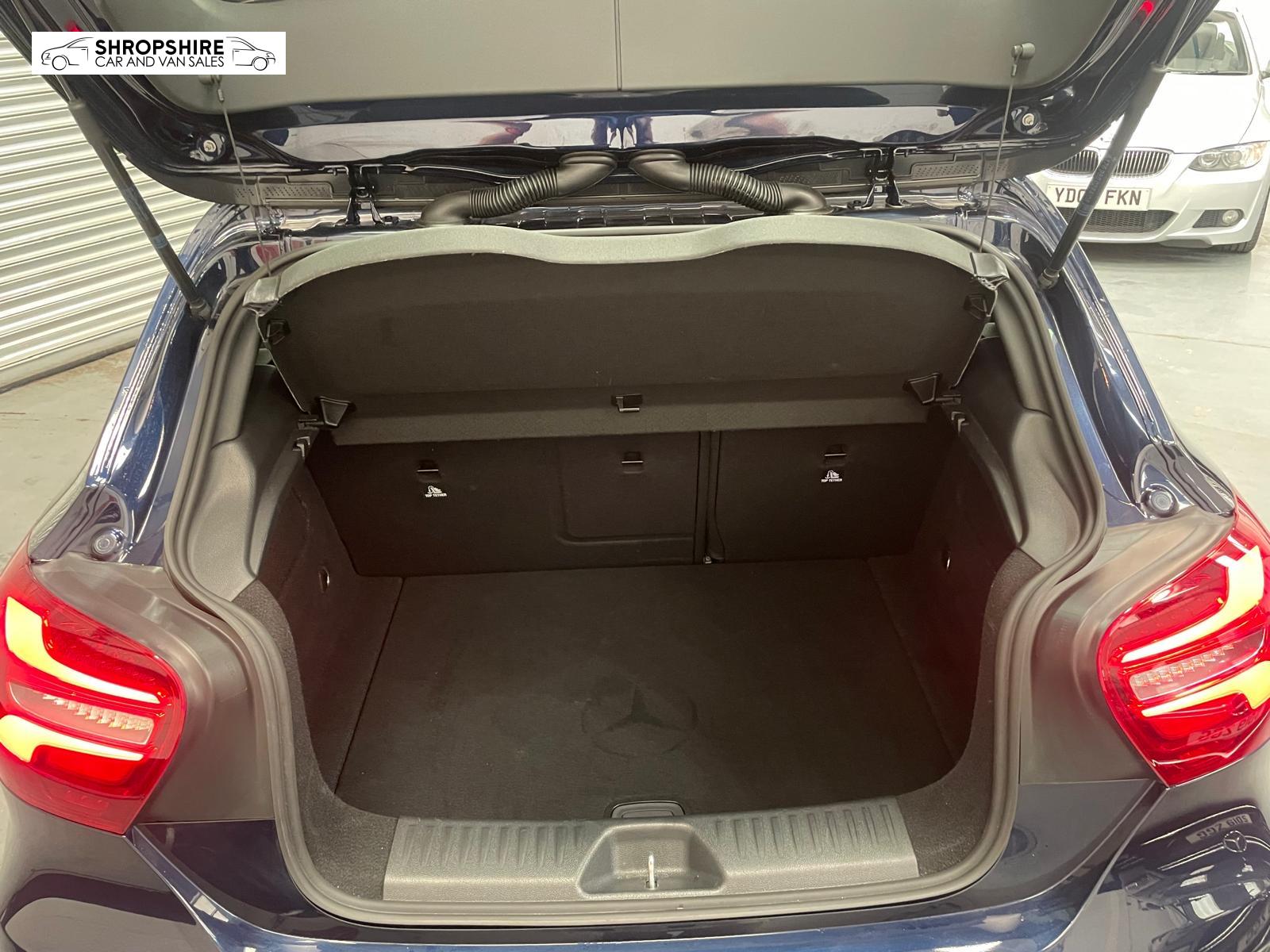 Mercedes-Benz A Class 2.1 A200d AMG Line (Premium) Hatchback 5dr Diesel 7G-DCT Euro 6 (s/s) (136 ps)