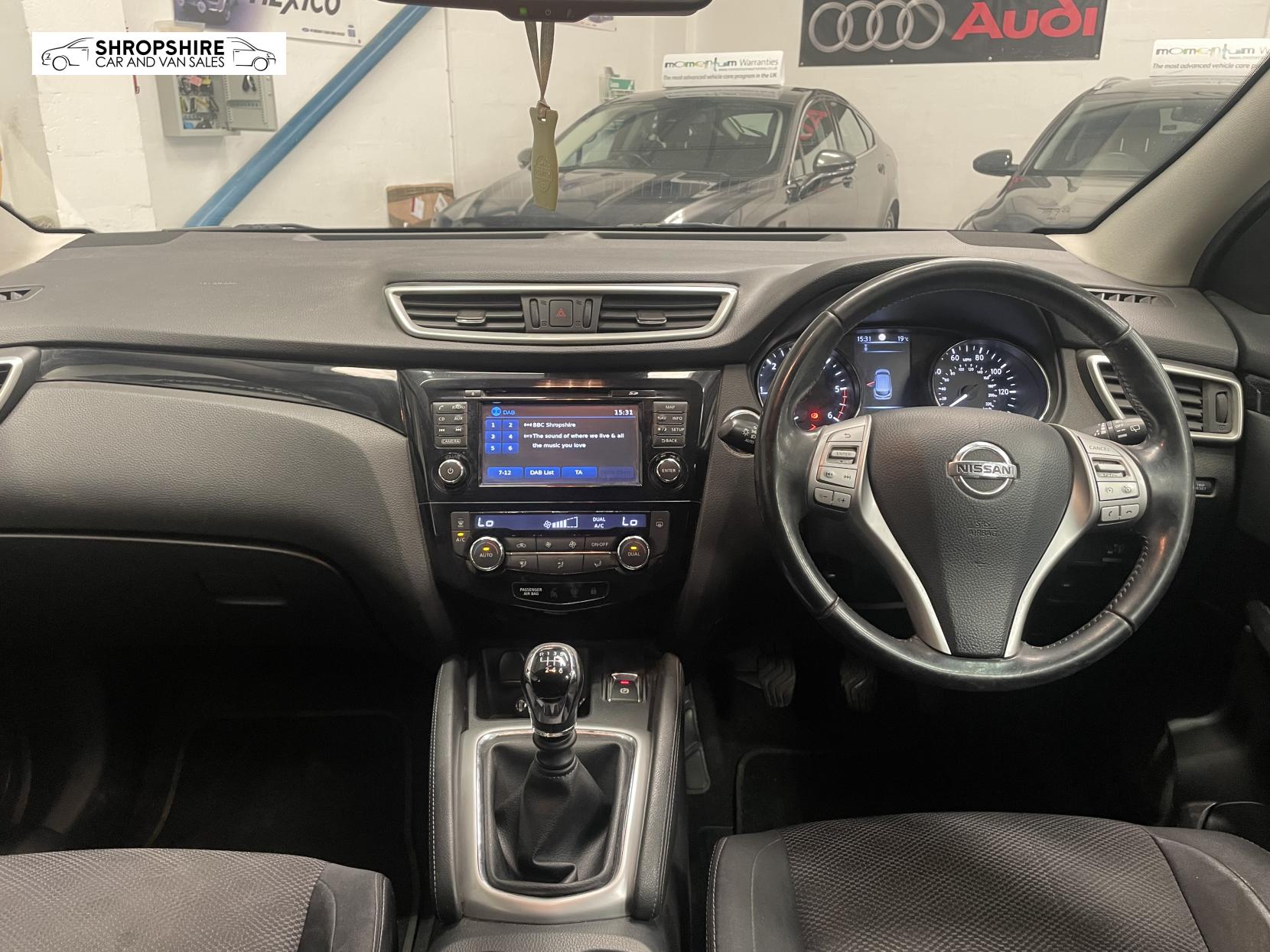 Nissan Qashqai 1.6 dCi n-tec+ SUV 5dr Diesel Manual 2WD Euro 5 (s/s) (130 ps)