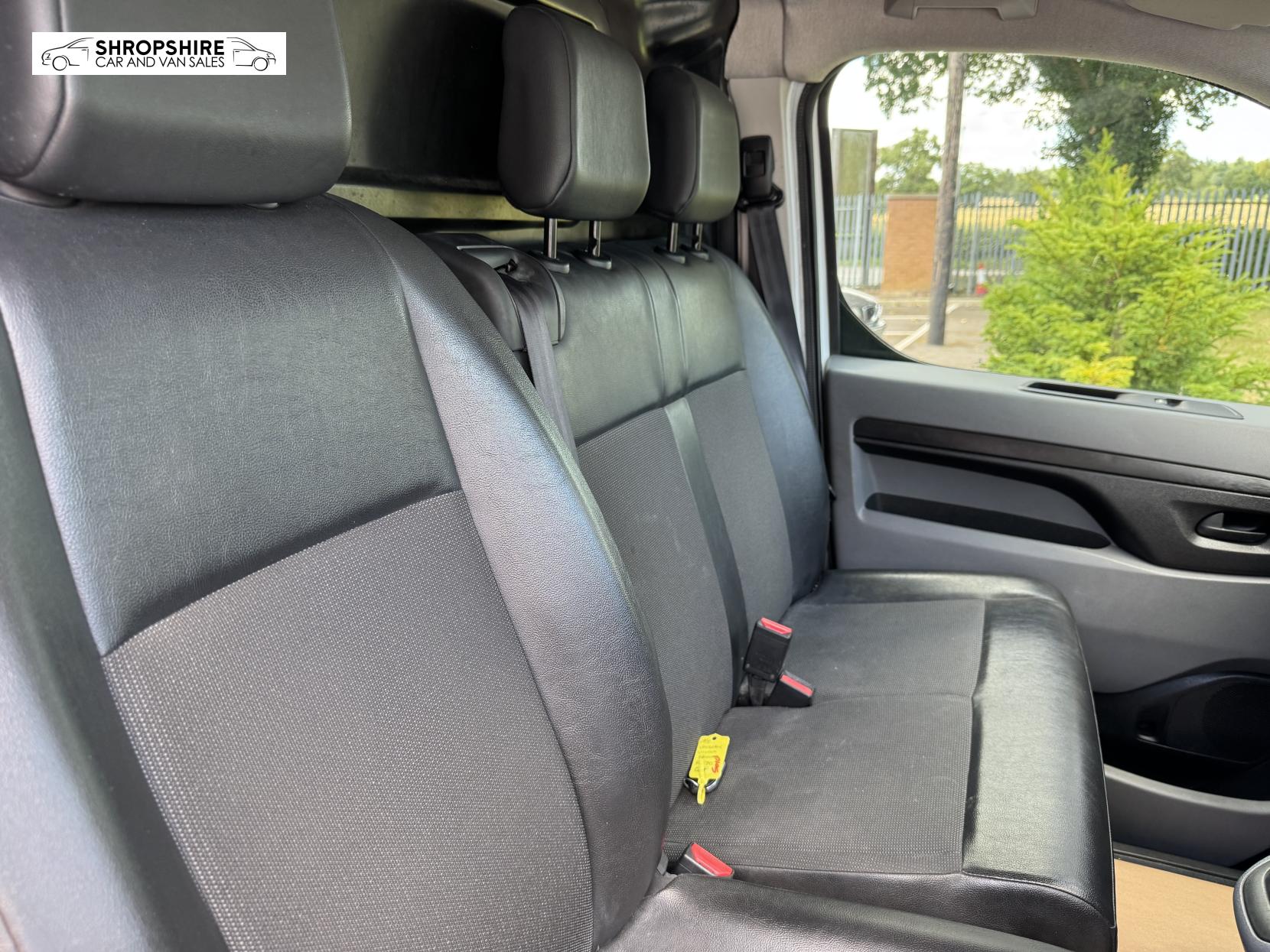 Vauxhall Vivaro 1.5 Turbo D 2900 Dynamic Panel Van 6dr Diesel Manual L2 H1 Euro 6 (s/s) (100 ps)