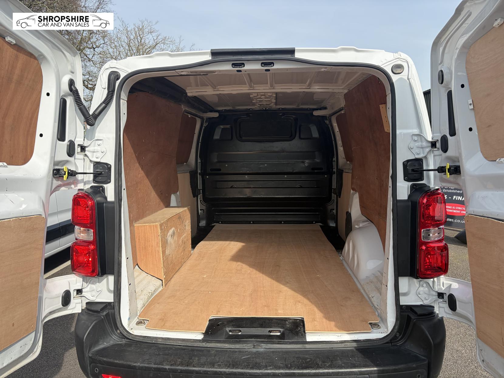 Vauxhall Vivaro 1.5 Turbo D 2900 Dynamic Panel Van 6dr Diesel Manual L2 H1 Euro 6 (s/s) (100 ps)