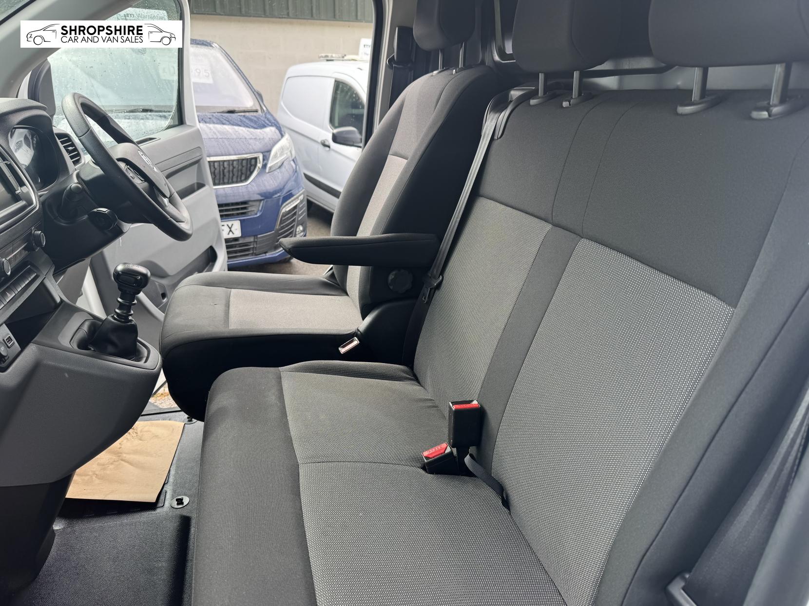 Vauxhall Vivaro 1.5 Turbo D 2900 Dynamic Panel Van 6dr Diesel Manual L2 H1 Euro 6 (s/s) (100 ps)