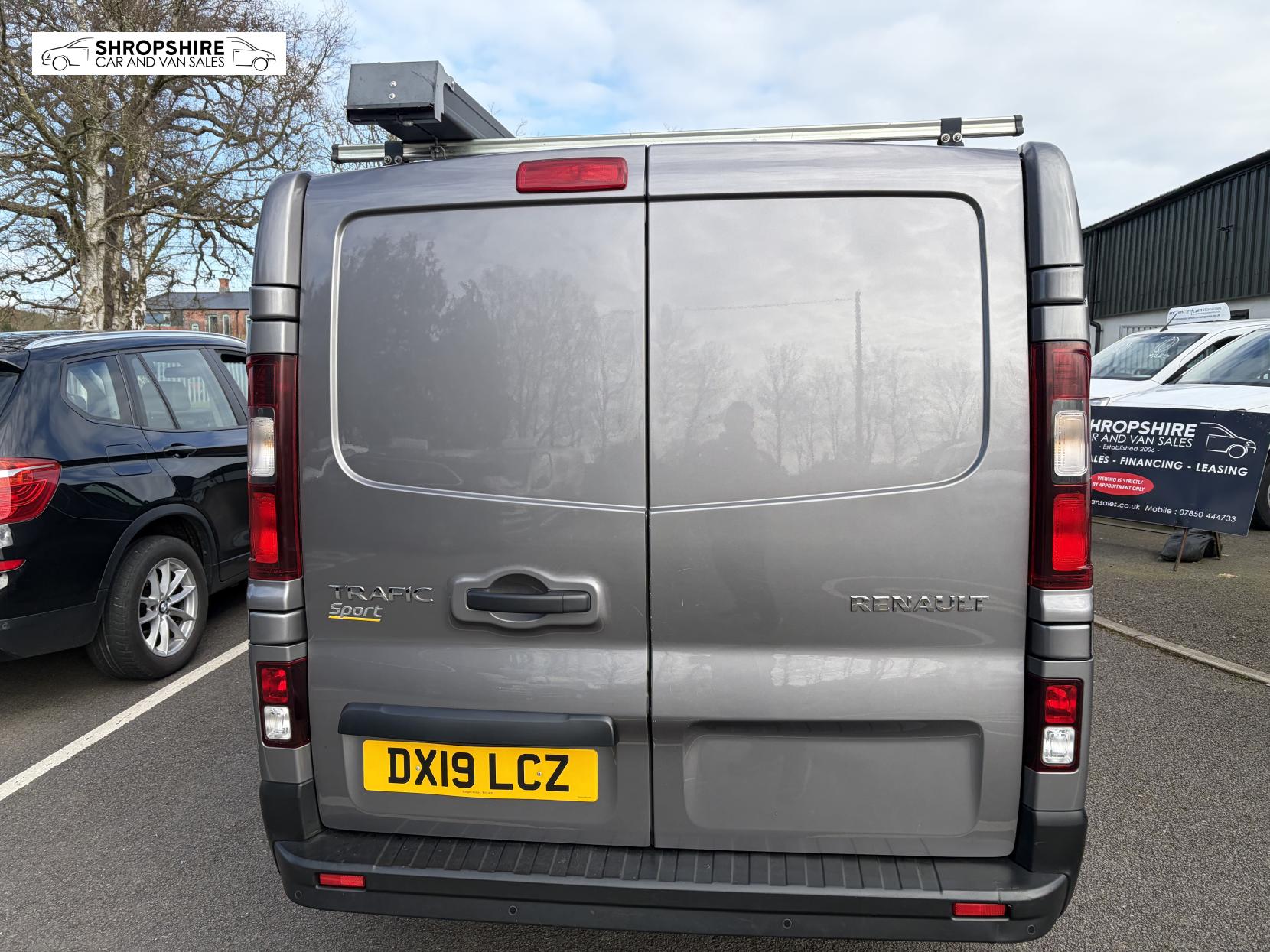 Renault Trafic 1.6 dCi ENERGY 29 Sport Nav Panel Van 5dr Diesel Manual LWB Standard Roof Euro 6 (s/s) (125 ps)